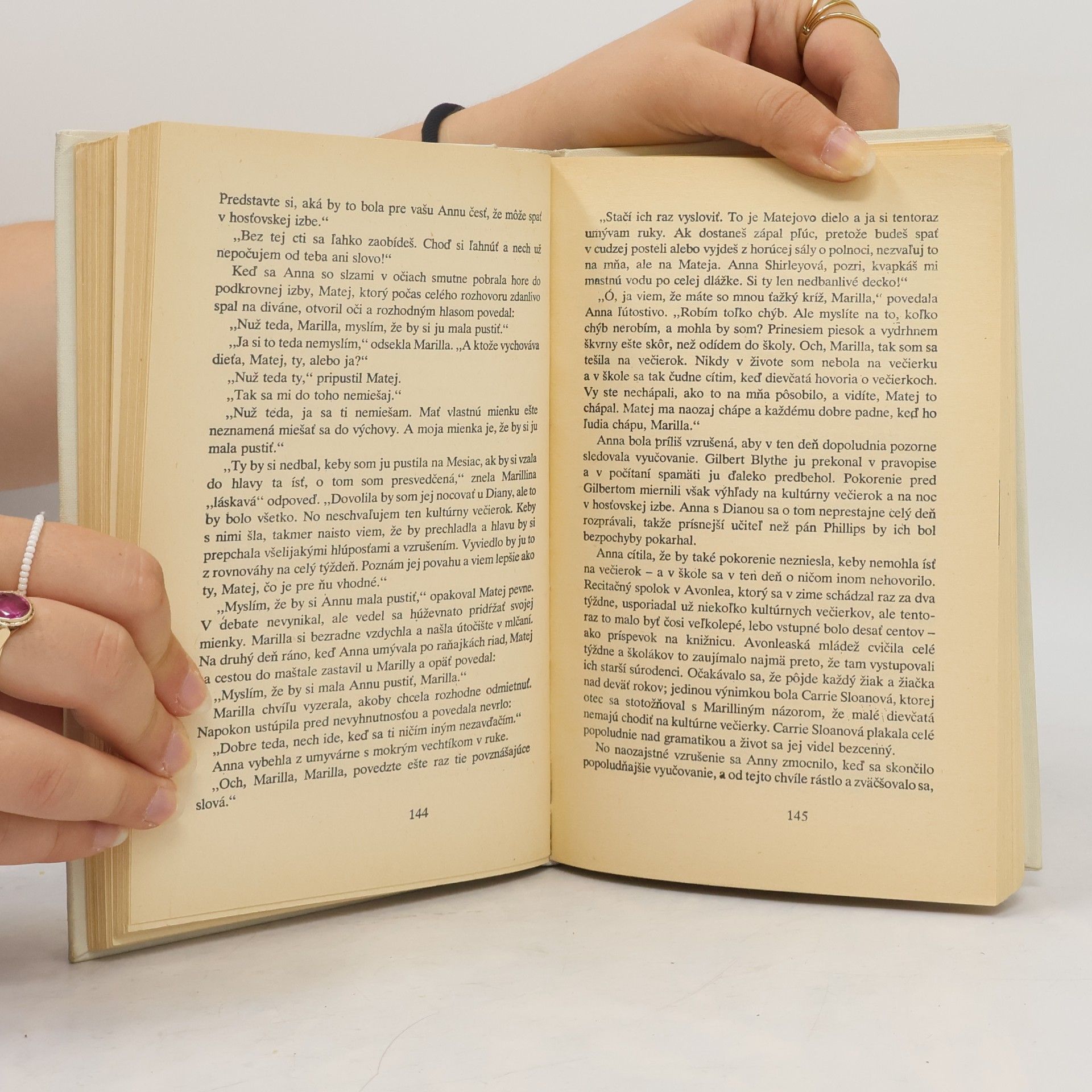 Lucy Maud Montgomery Anna zo zeleného domu
