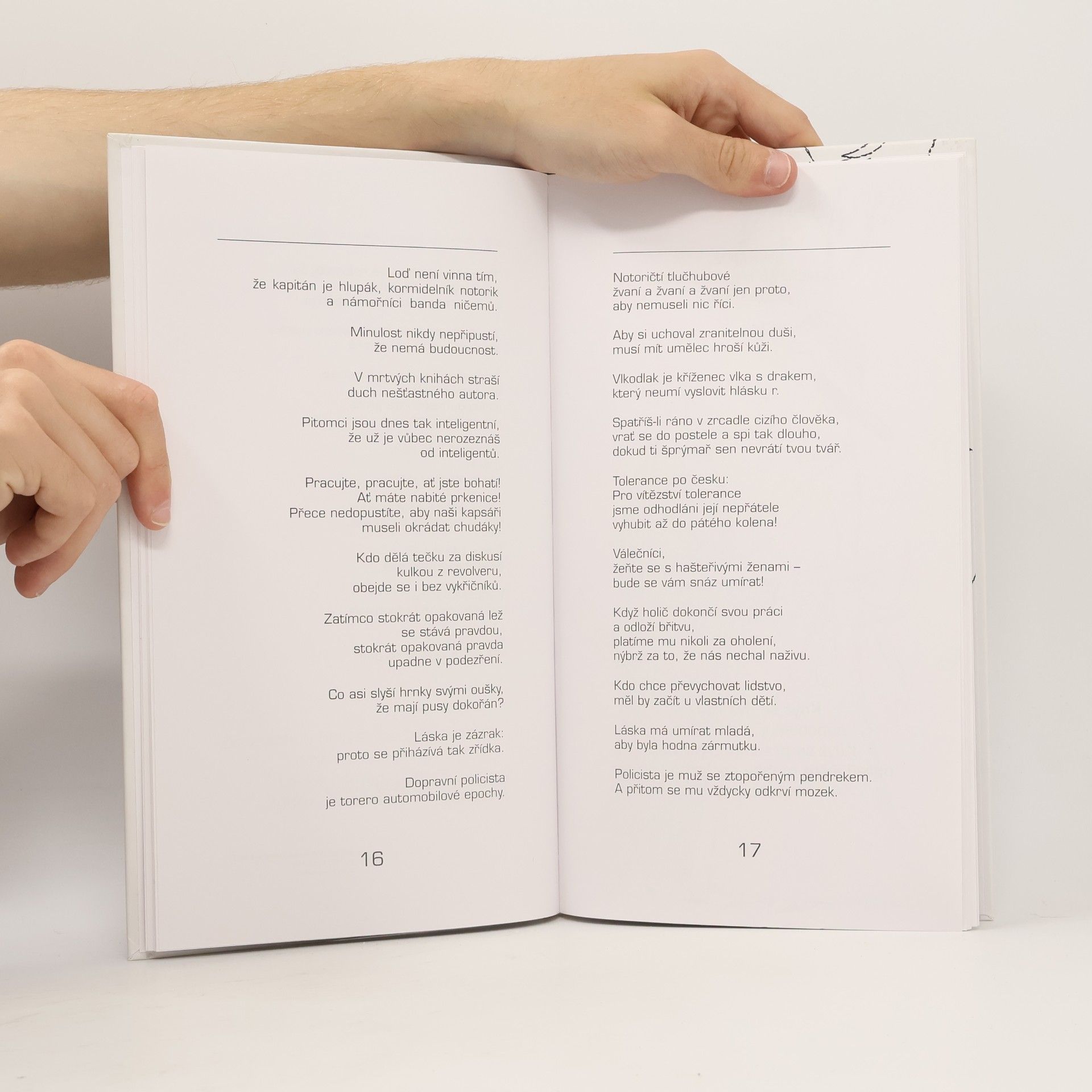 Jiří Žáček Noční motýli : text libris neboli metaforismy, minimaximy a bonmotta z let 1990-1996