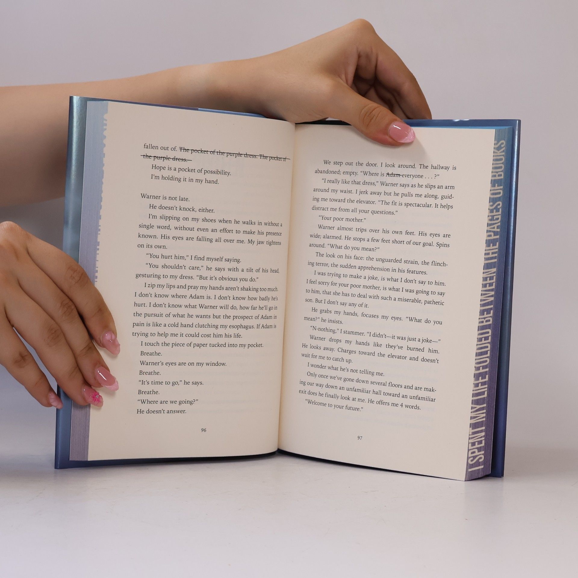 Tahereh Mafi Shatter Me Collector's Deluxe Limited Edition