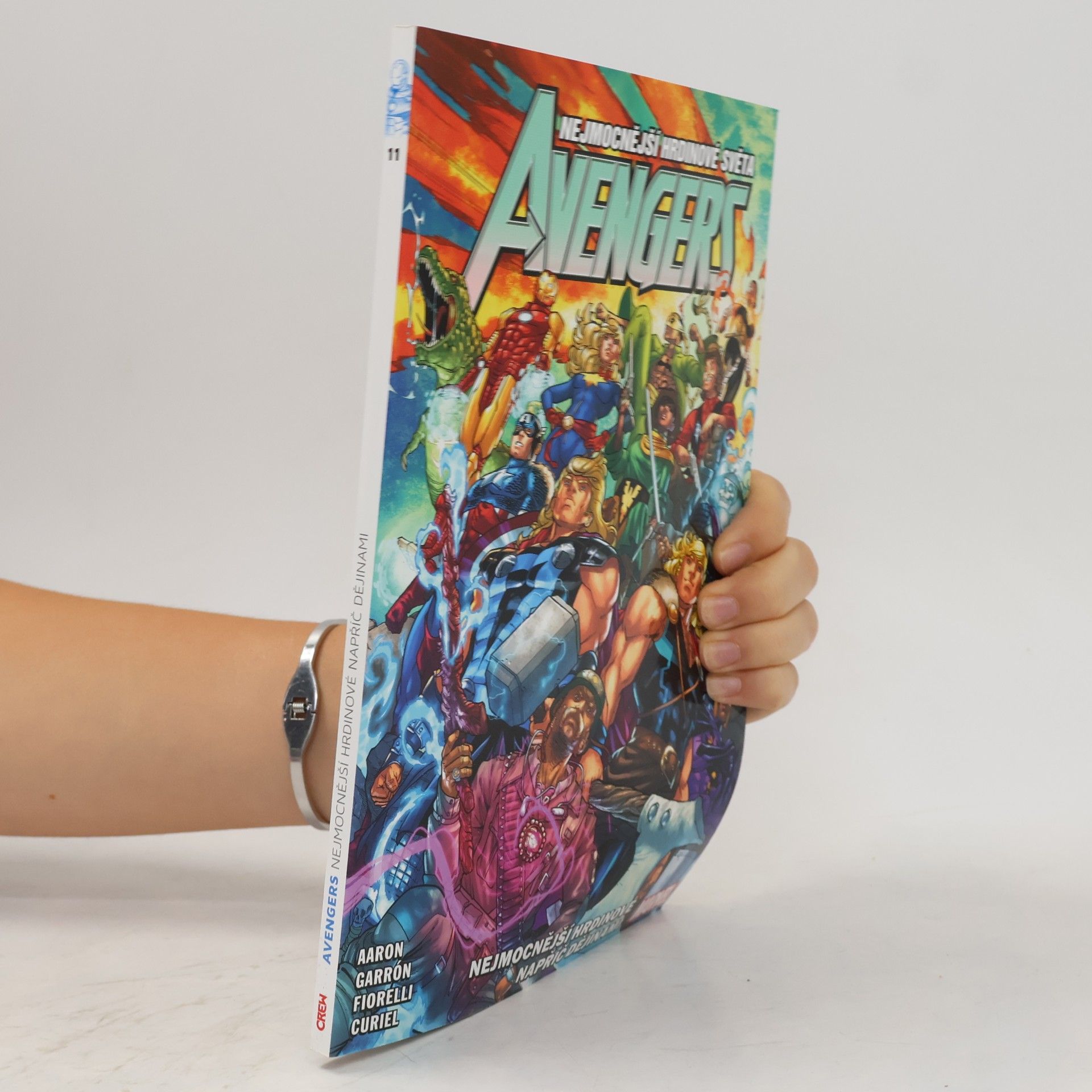 Jason Aaron Avengers 11 - Nejmocnější hrdinové napříč dějinami