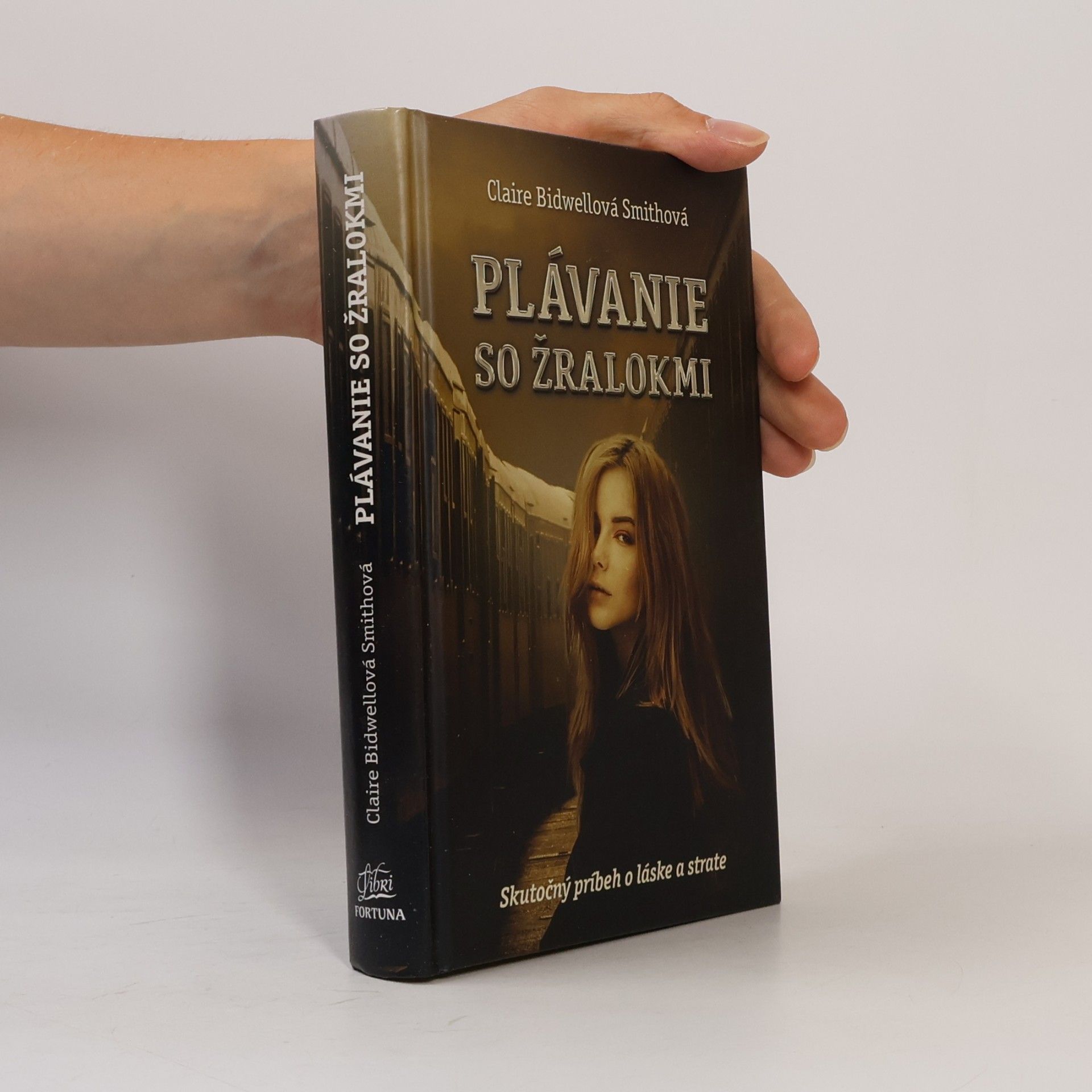 Claire Bidwell Smith Plávanie so žralokmi
