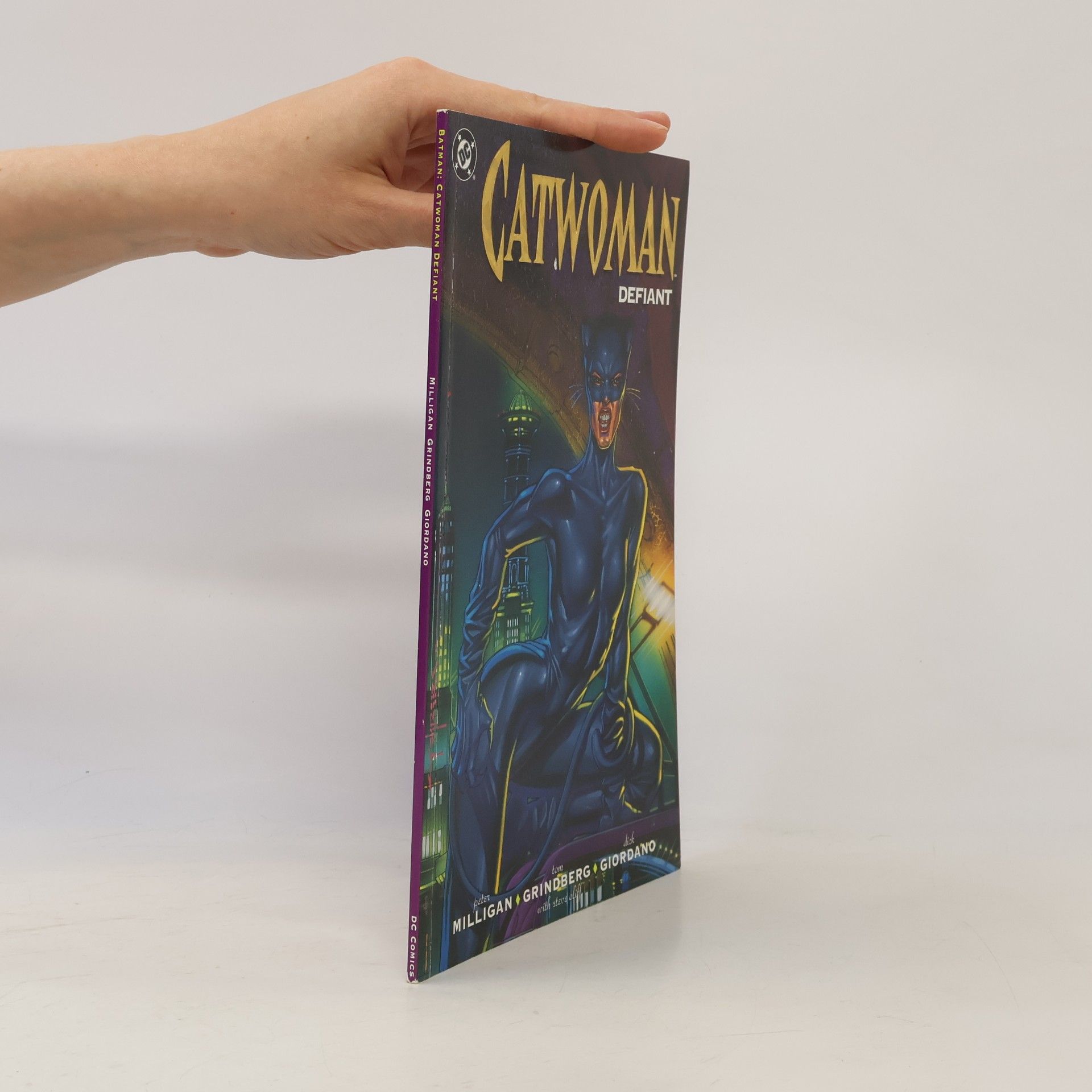 Batman: Catwoman: Catwoman Defiant