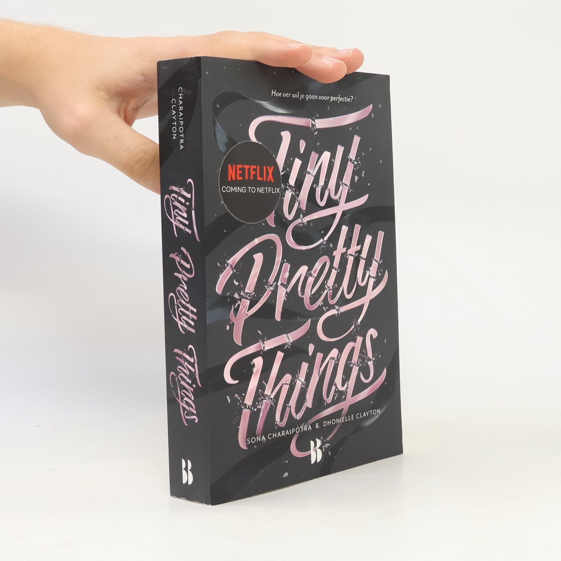 Sona Charaipotra Tiny Pretty Things