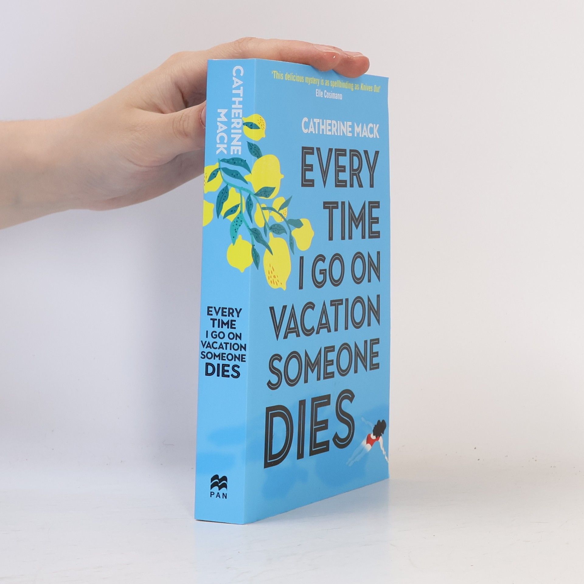 Catherine Mack Vacation Mysteries - 1: Every Time I Go on Vacation, Someone Dies
