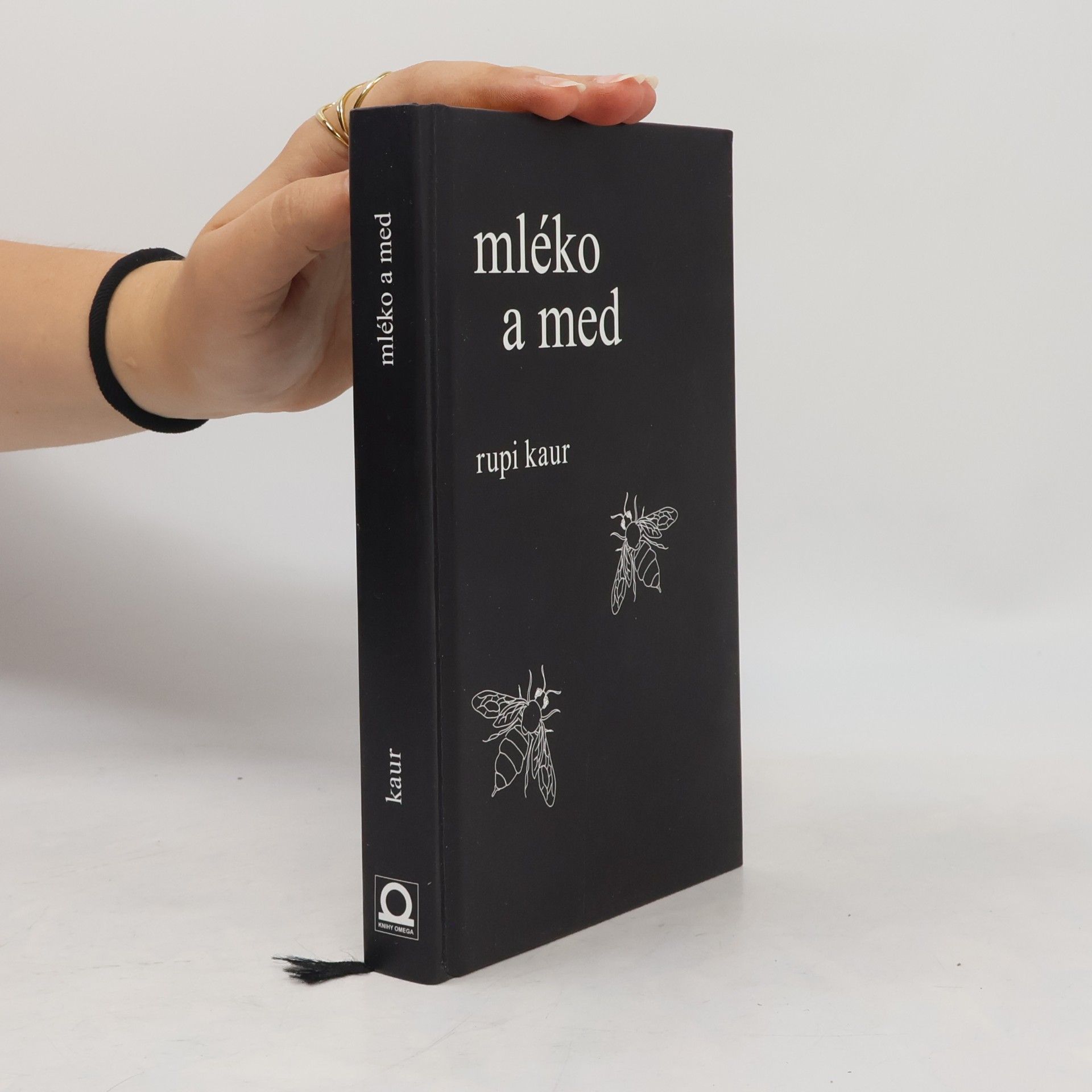 Rupi Kaur Mléko a med