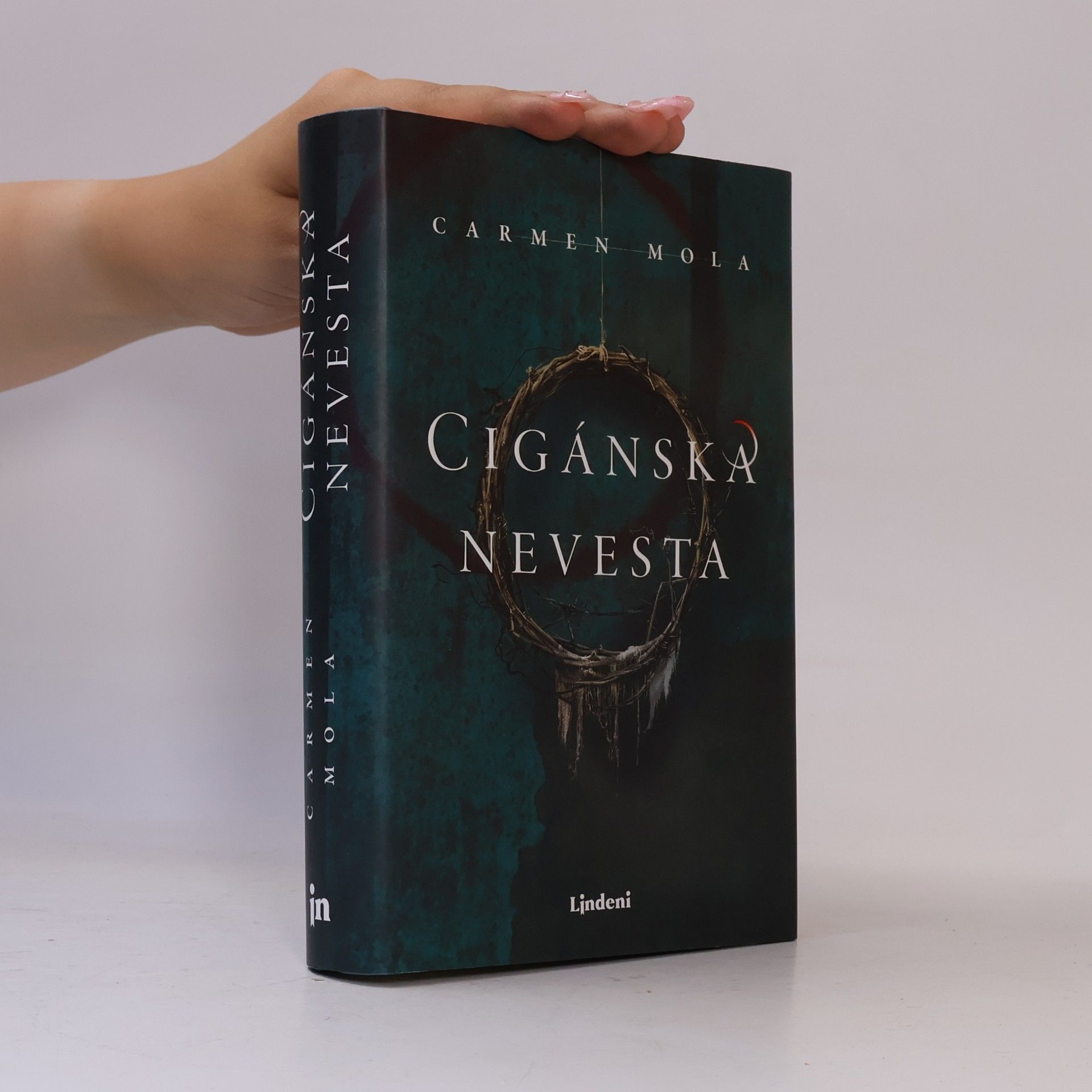 Carmen Mola Cigánska nevesta