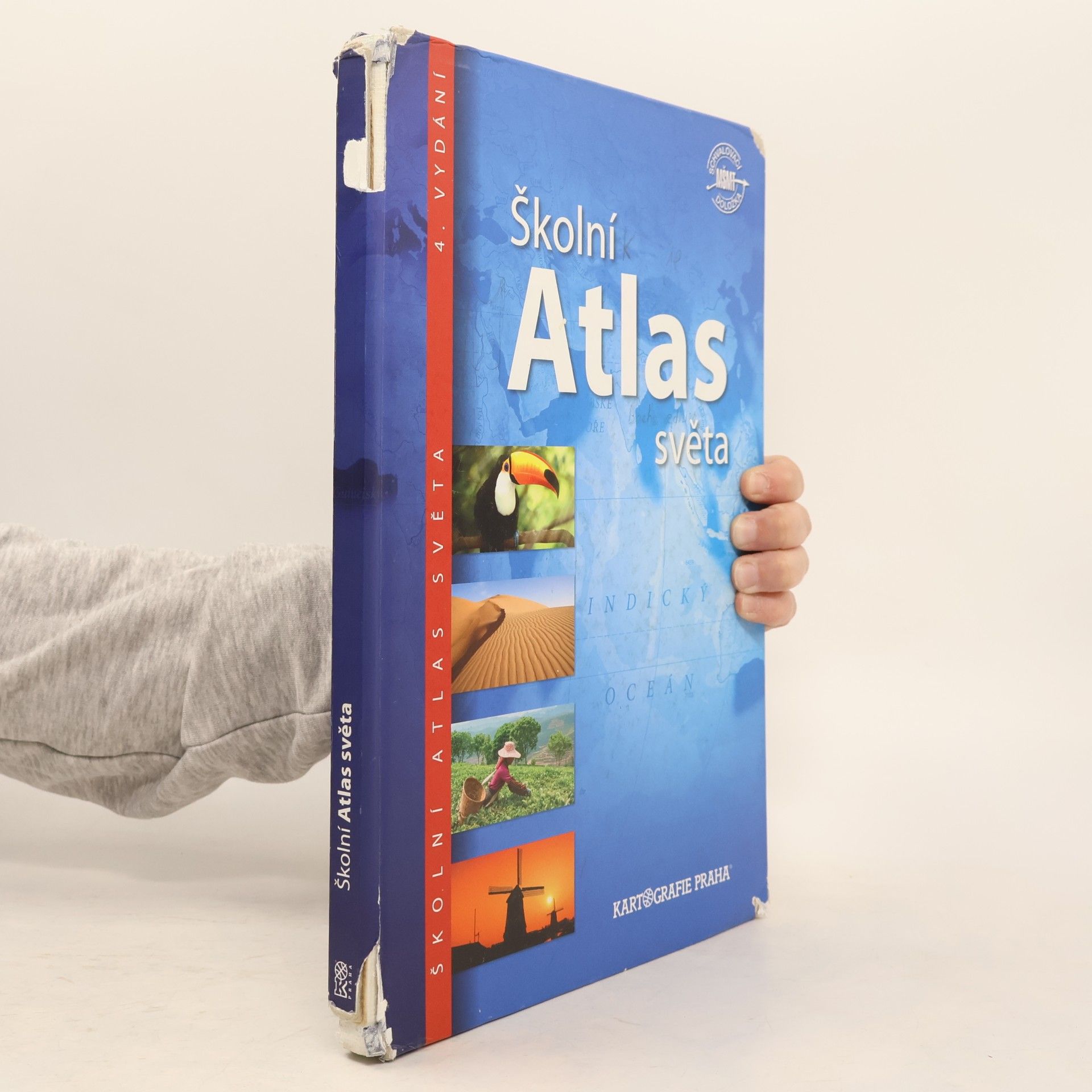 Kolektív autorov Školní atlas světa