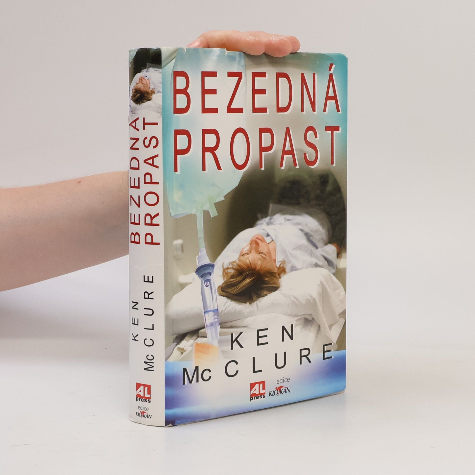 Ken McClure Bezedná propast