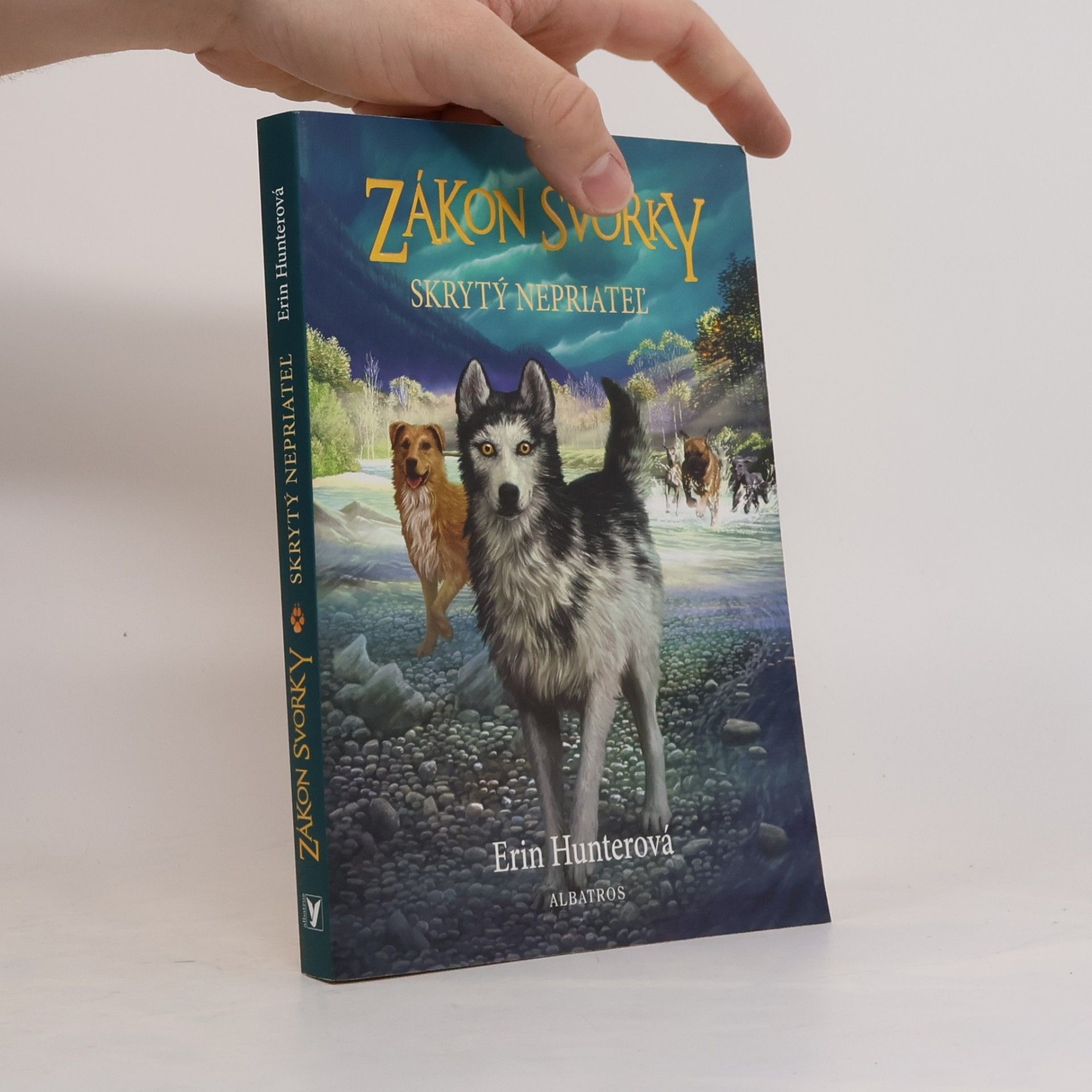 Erin Hunter Zákon svorky. Skrytý nepriateľ