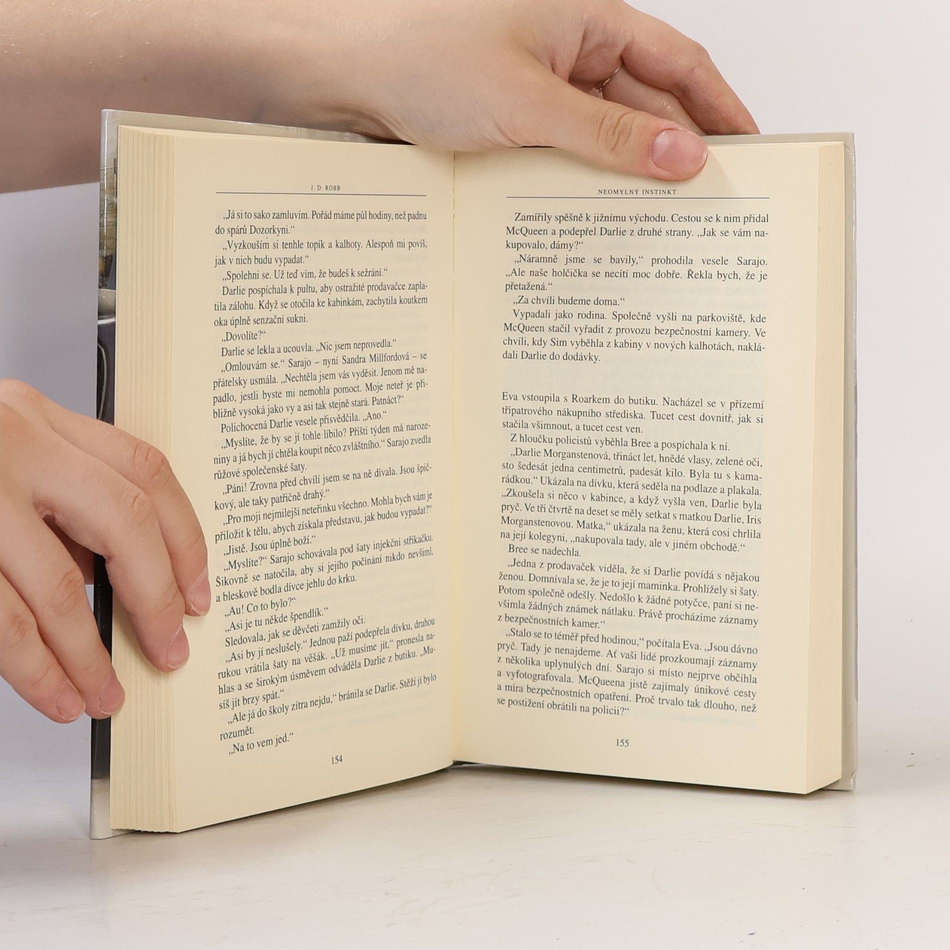 Nora Roberts Neomylný instinkt