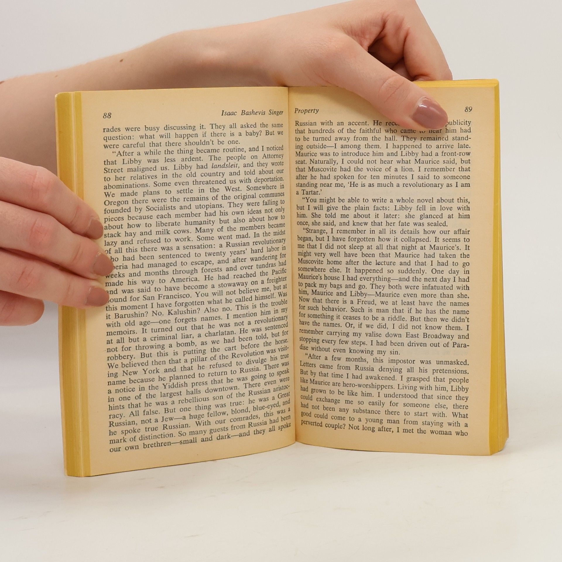 Isaac Bashevis Singer A Crown of Feathers and Other Stories