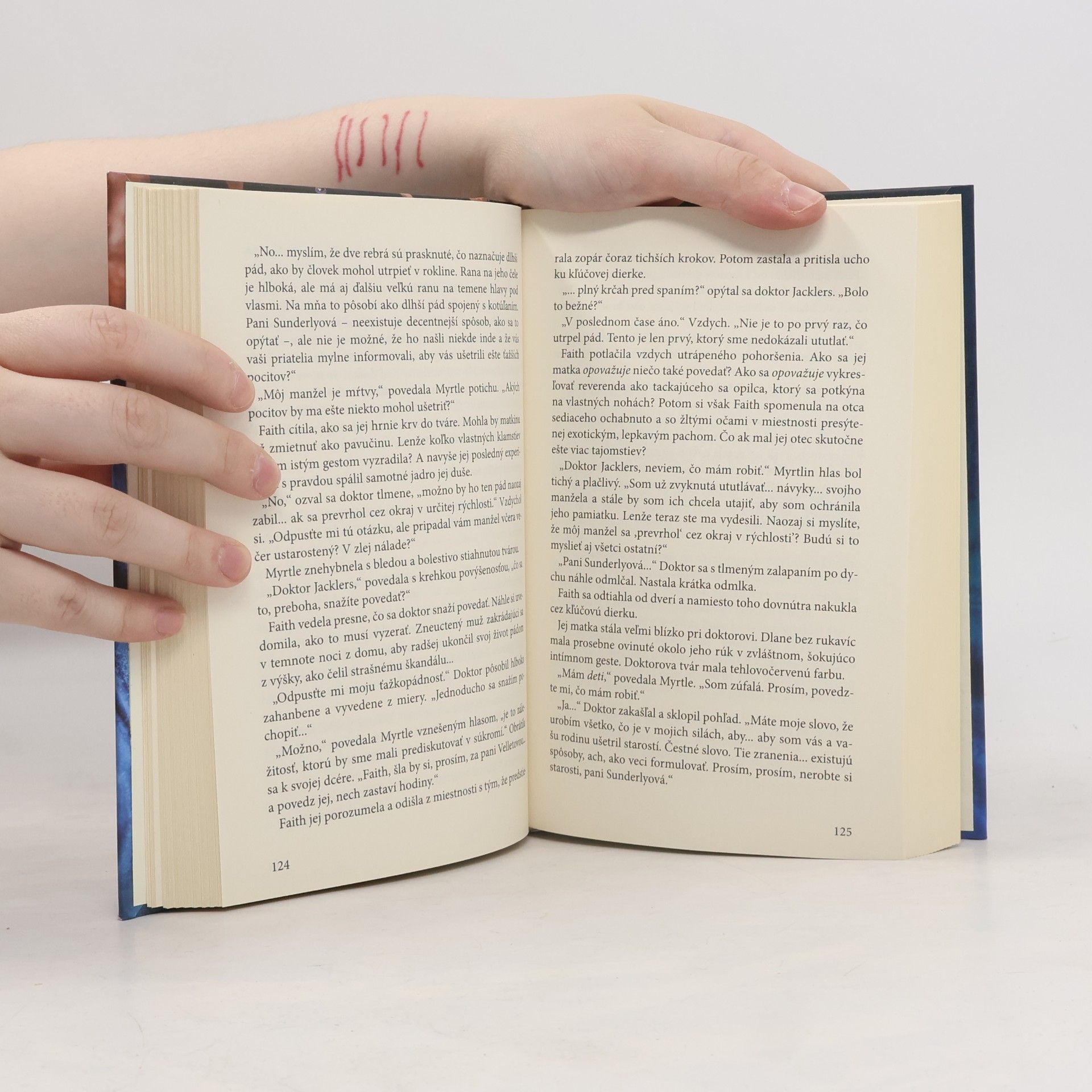 Frances Hardinge Strom klamstiev