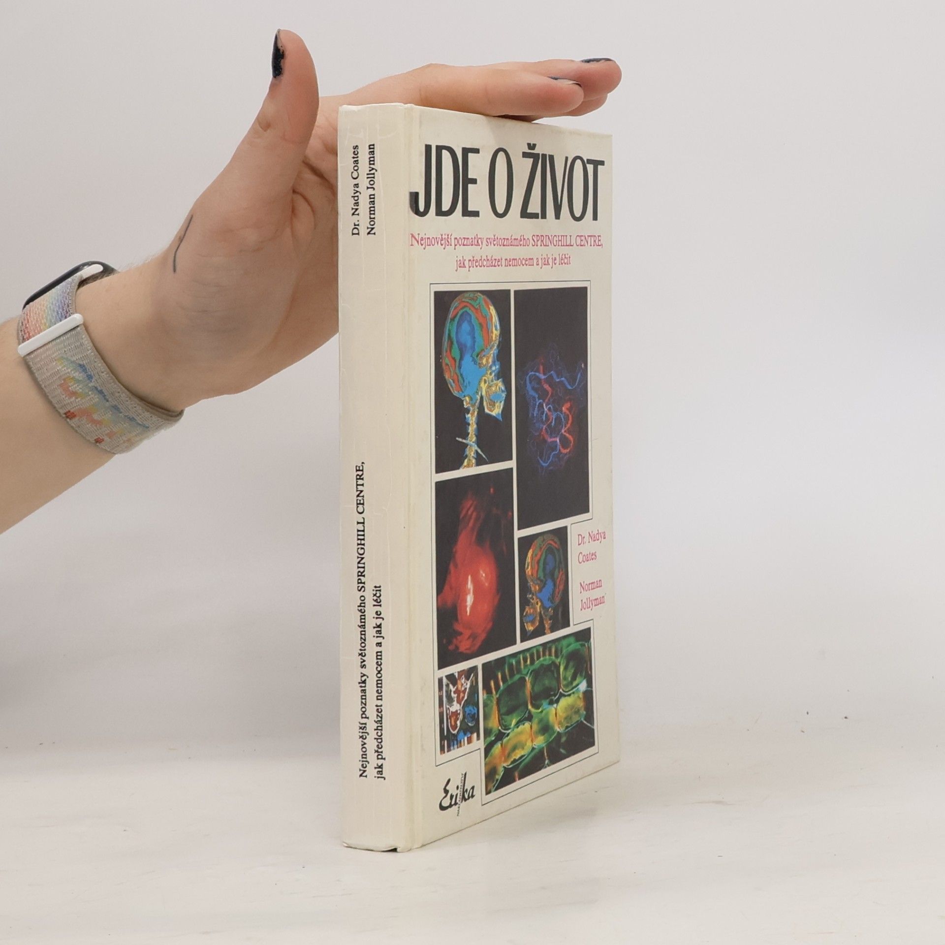 Nadya Coates Jde o život