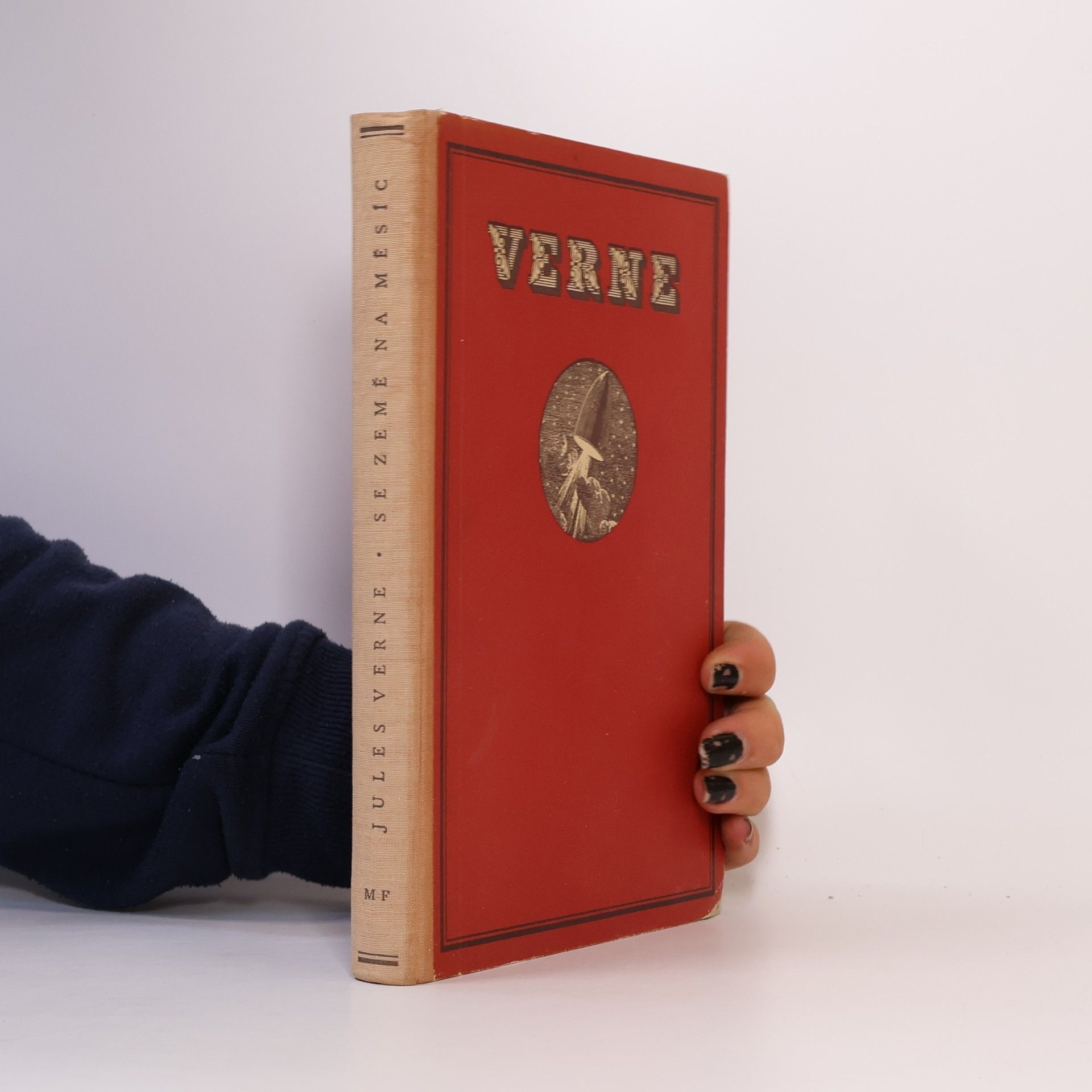 Jules Verne Se země na měsíc