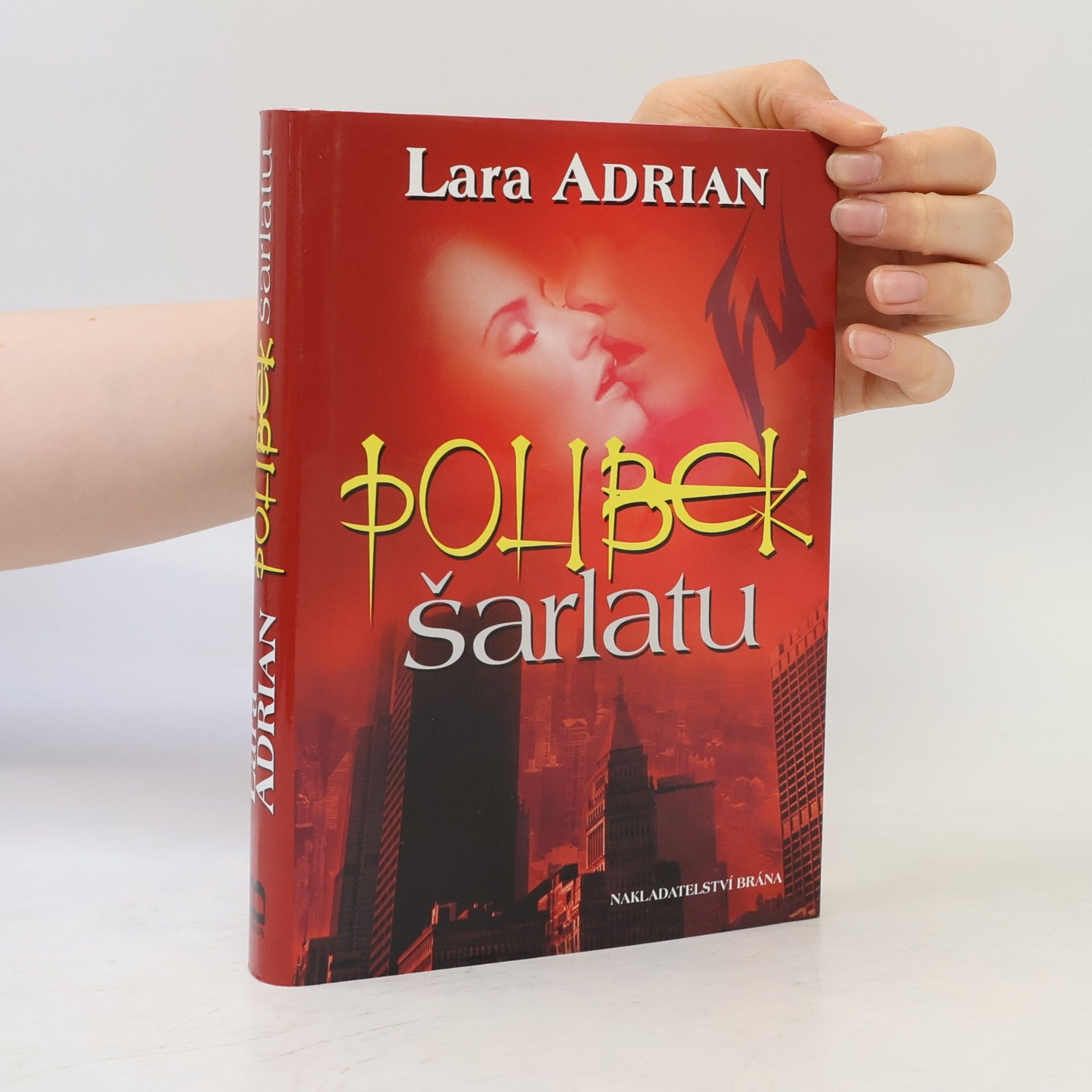 Lara Adrian Polibek šarlatu