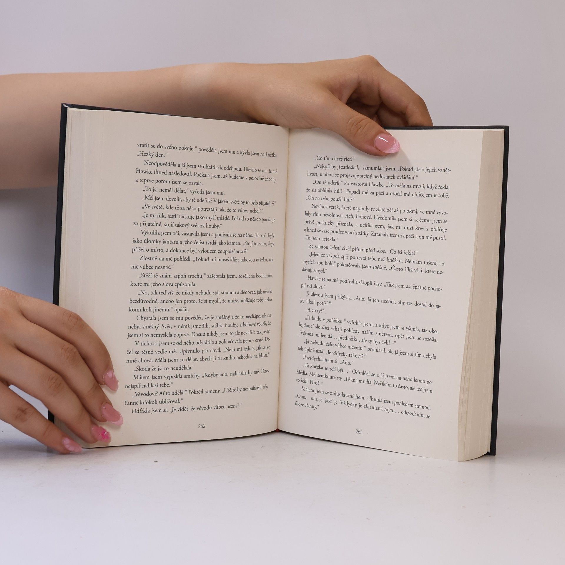 Jennifer Armentrout Z krve a popela