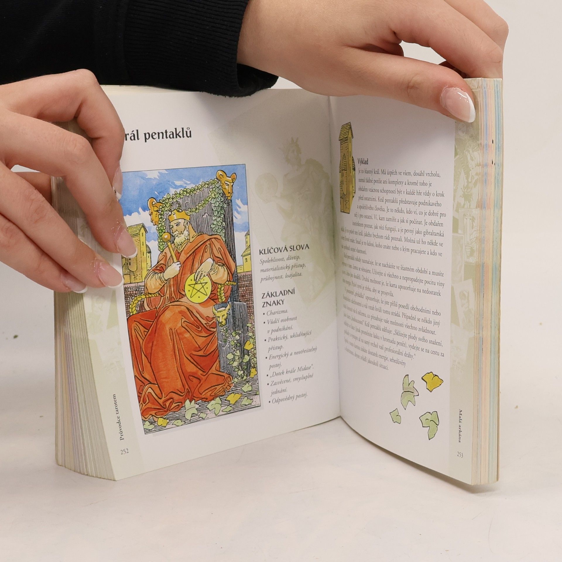 Sarah Bartlett Tarot od A do Z: Obdivuhodný svět vykládacích karet a jejich významů