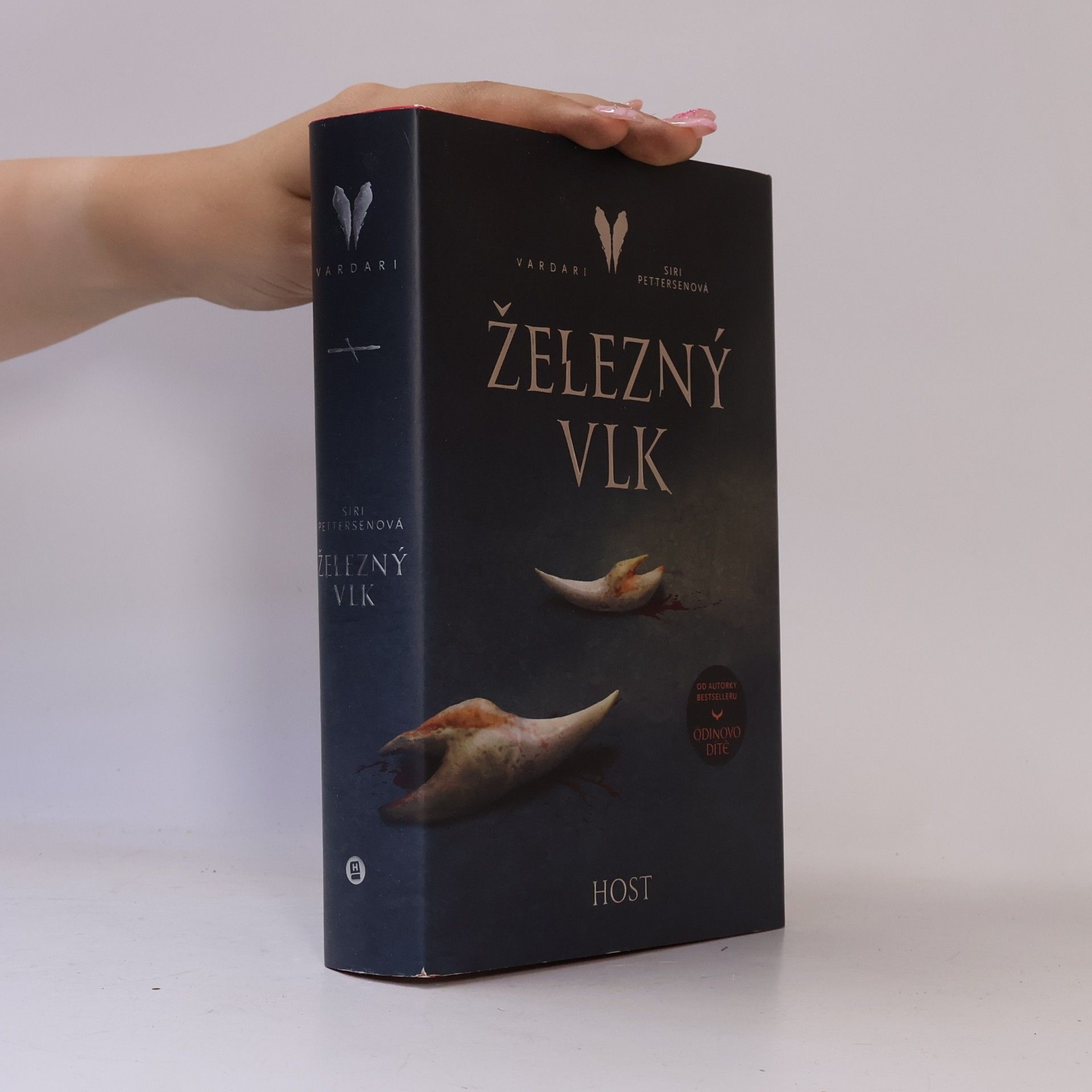 Siri Pettersen Vardari. Železný vlk
