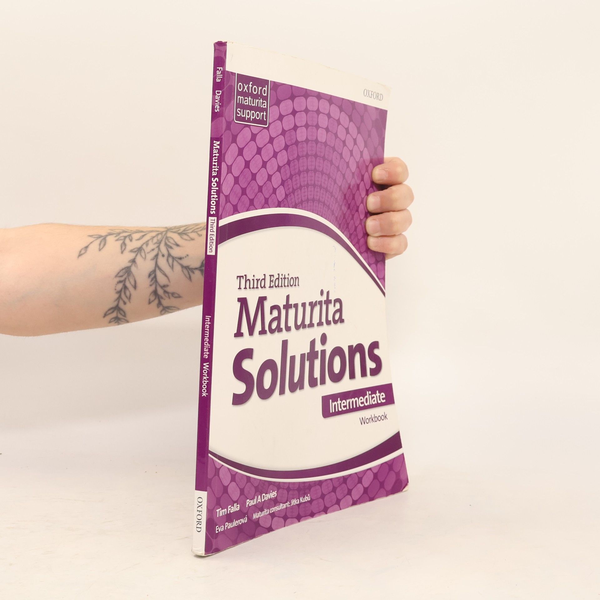 Collectif d'auteurs Maturita Solutions: Intermediate - Workbook