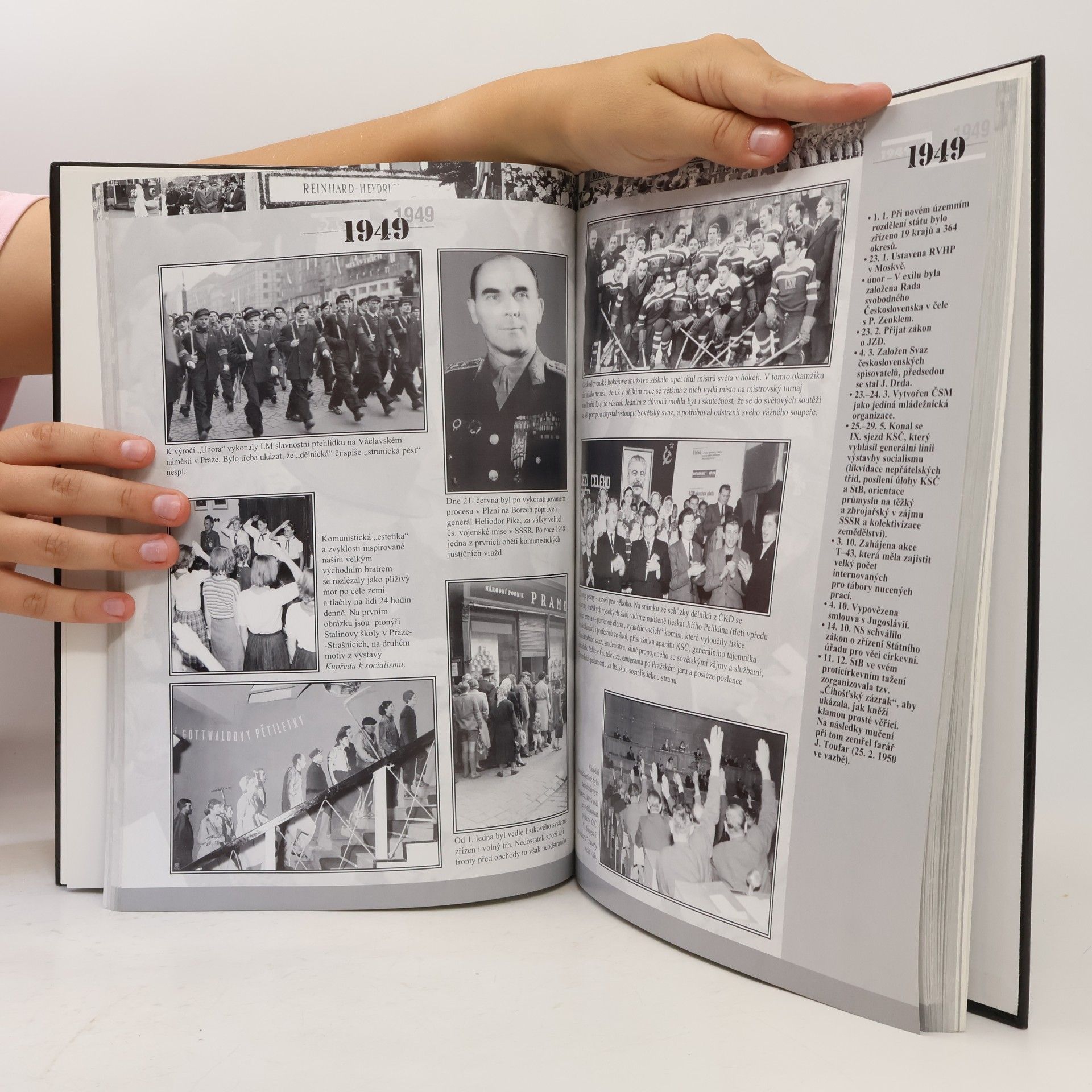 Hana Řeháková Listování stoletím : kronika českých zemí ve fotografii 1901-2000