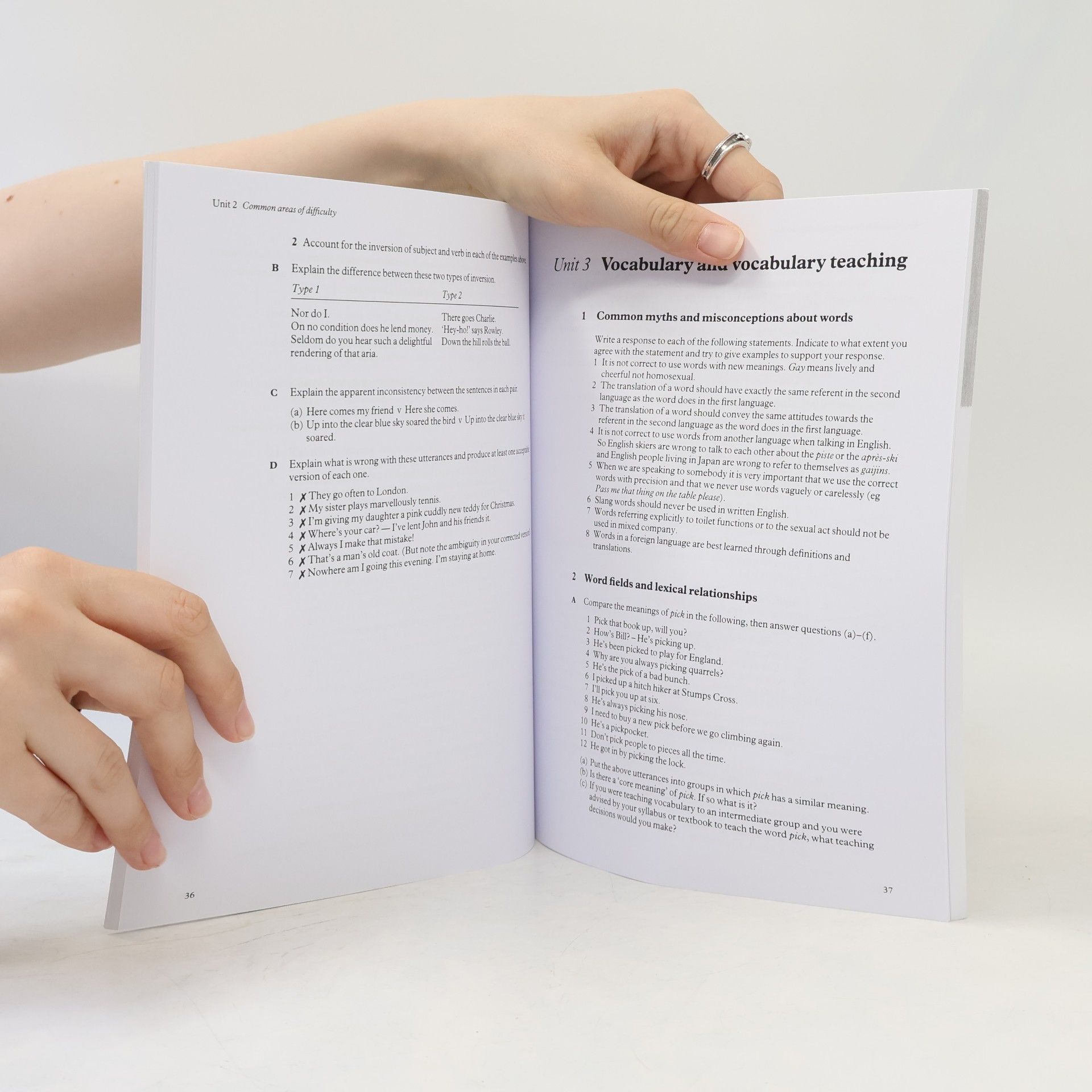 Brian Tomlinson Discover English : language analysis for teachers