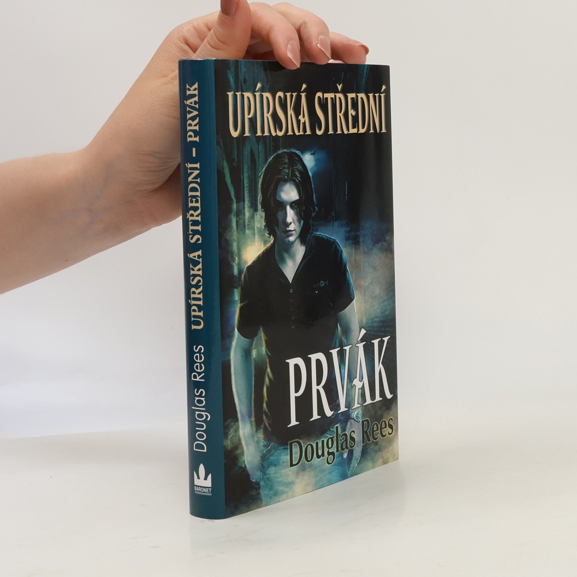 Upírská střední. I, Prvák