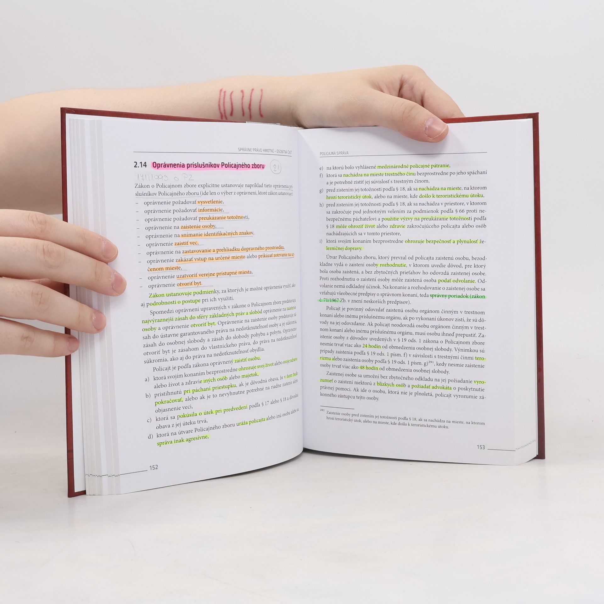 Autorenkollektiv Správne právo hmotné : osobitná časť