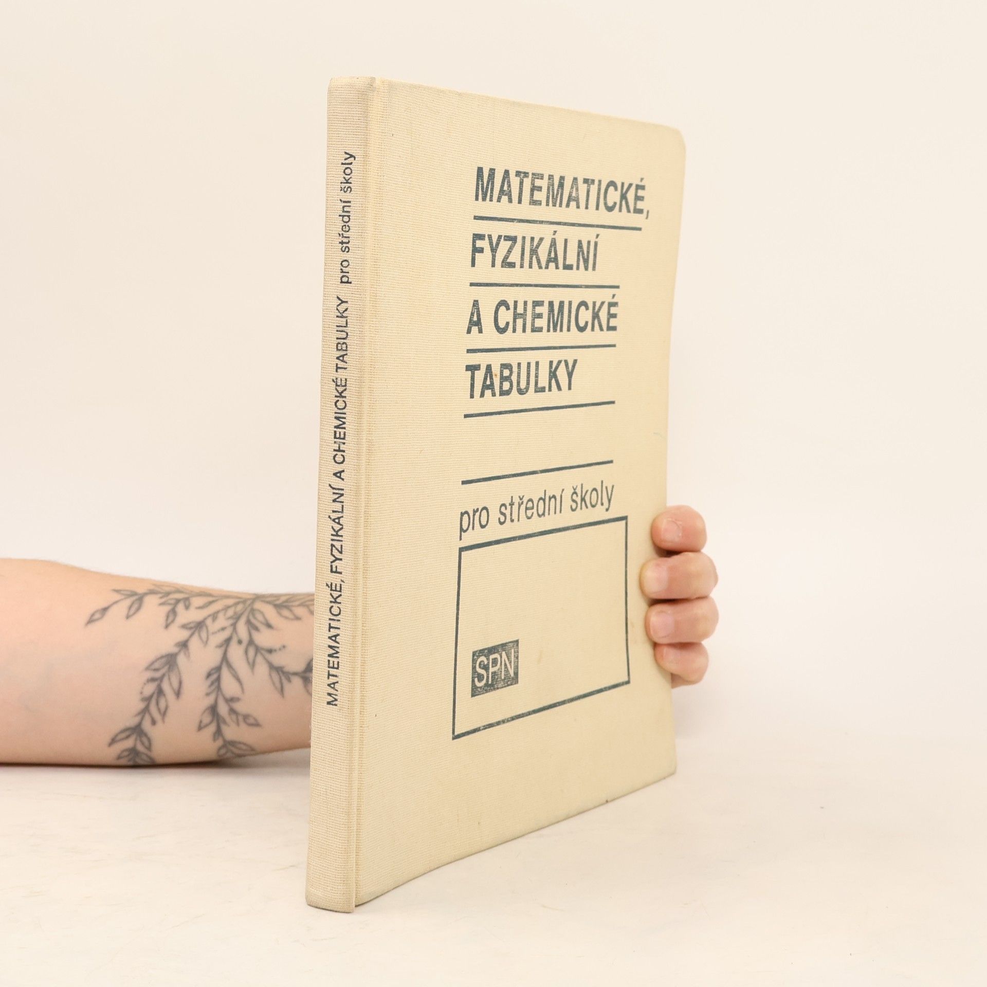 Kolektiv autorů Matematické, fyzikální a chemické tabulky pro střední školy