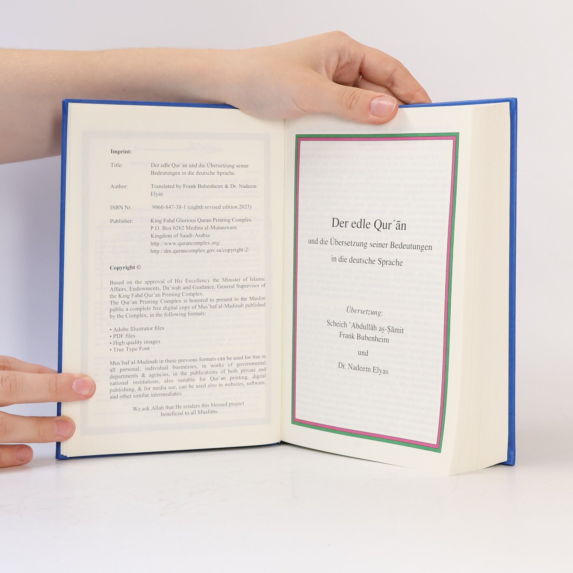 kolektiv Der Edle Quran und Die Übersetzung Seiner Bedeutungen in Die Deutsche Sprache