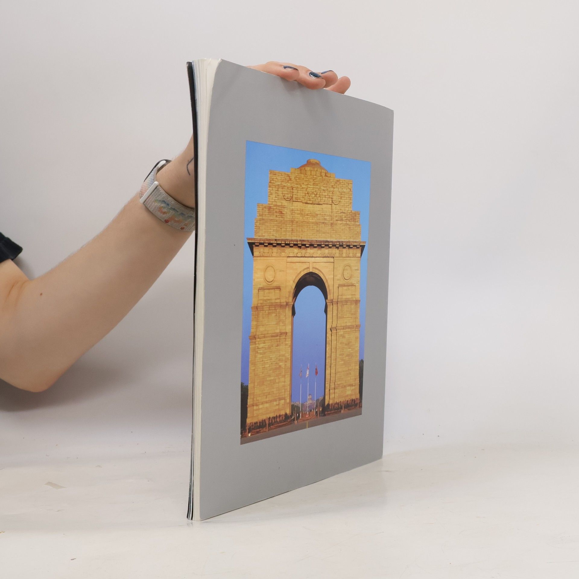 Frontline Books Delhi, Agra & Jaipur The Glorious Cities