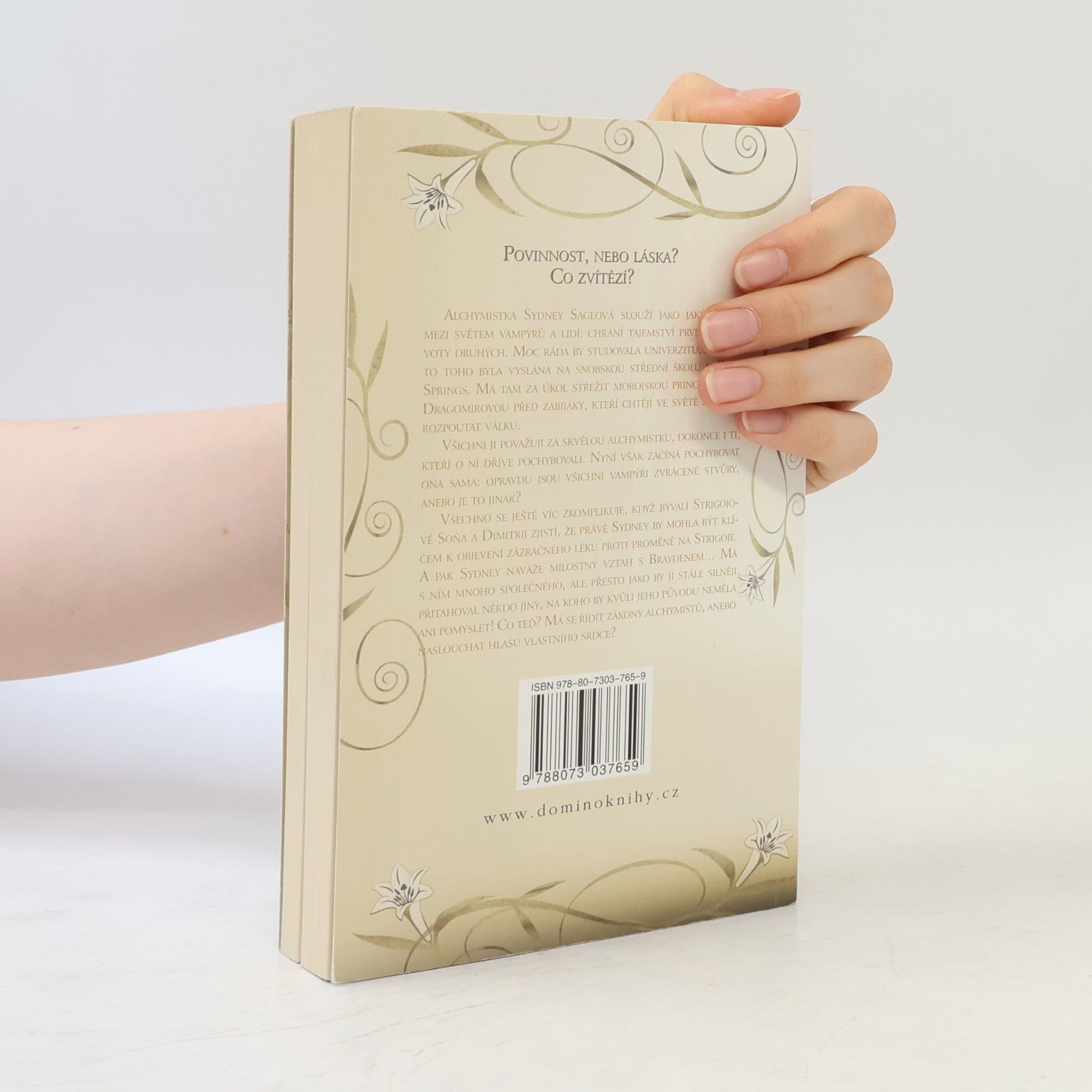 Richelle Mead Pokrevní pouta. 2, Zlatá lilie