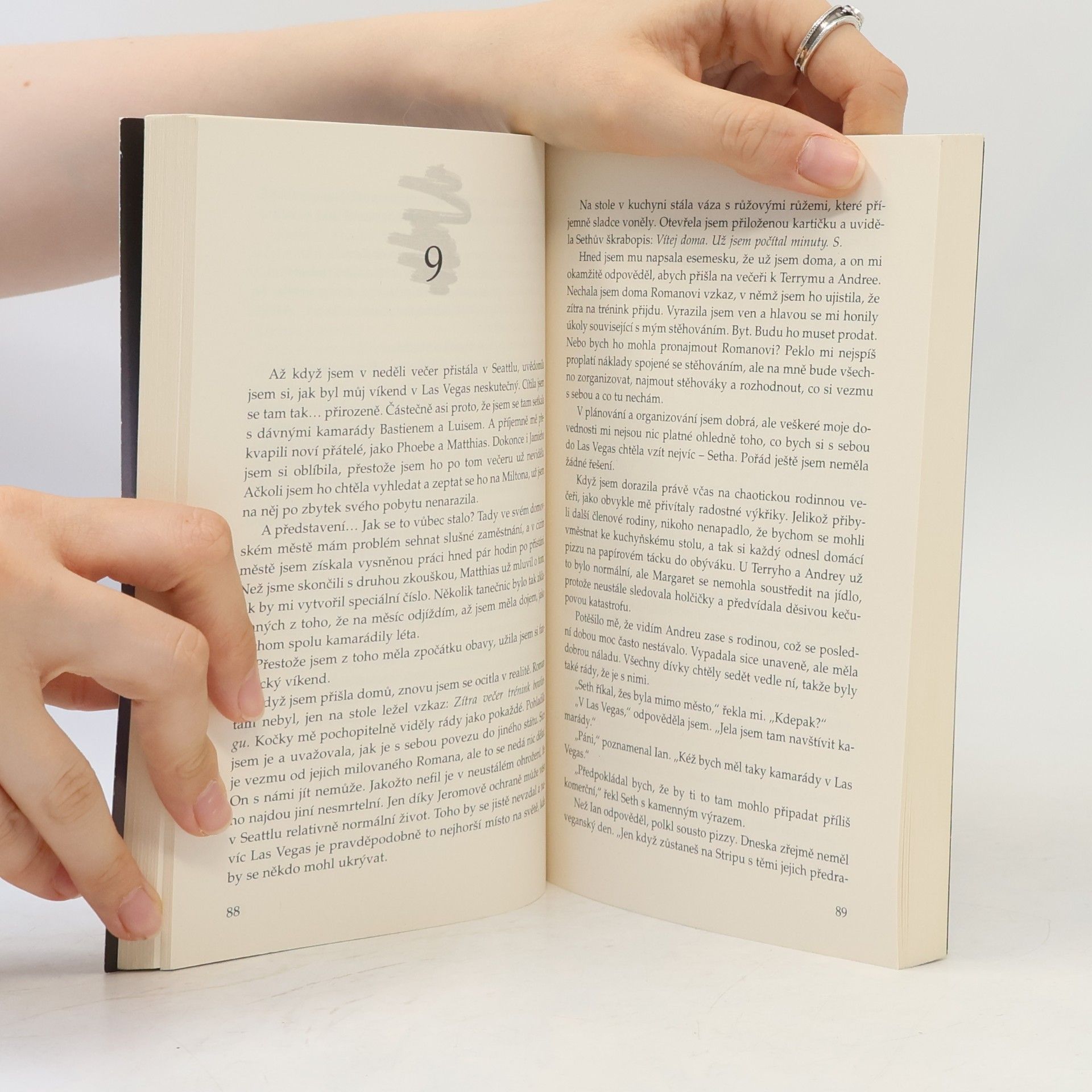 Richelle Mead Sukuba 6. Odhalená