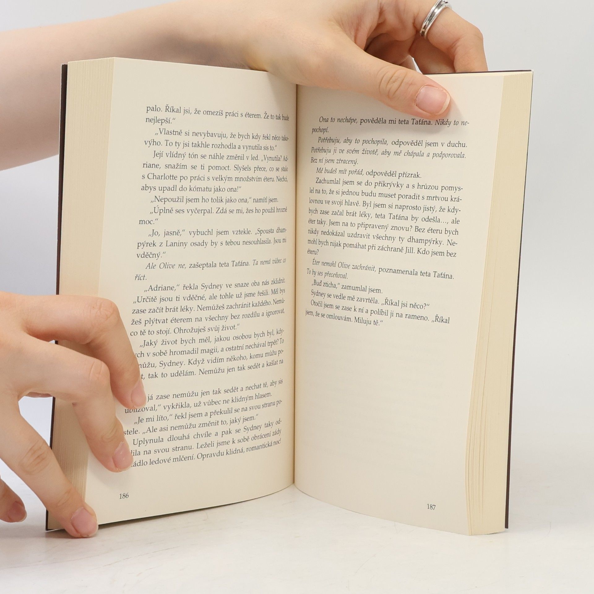 Richelle Mead Pokrevní pouta. 6, Rubínový kruh