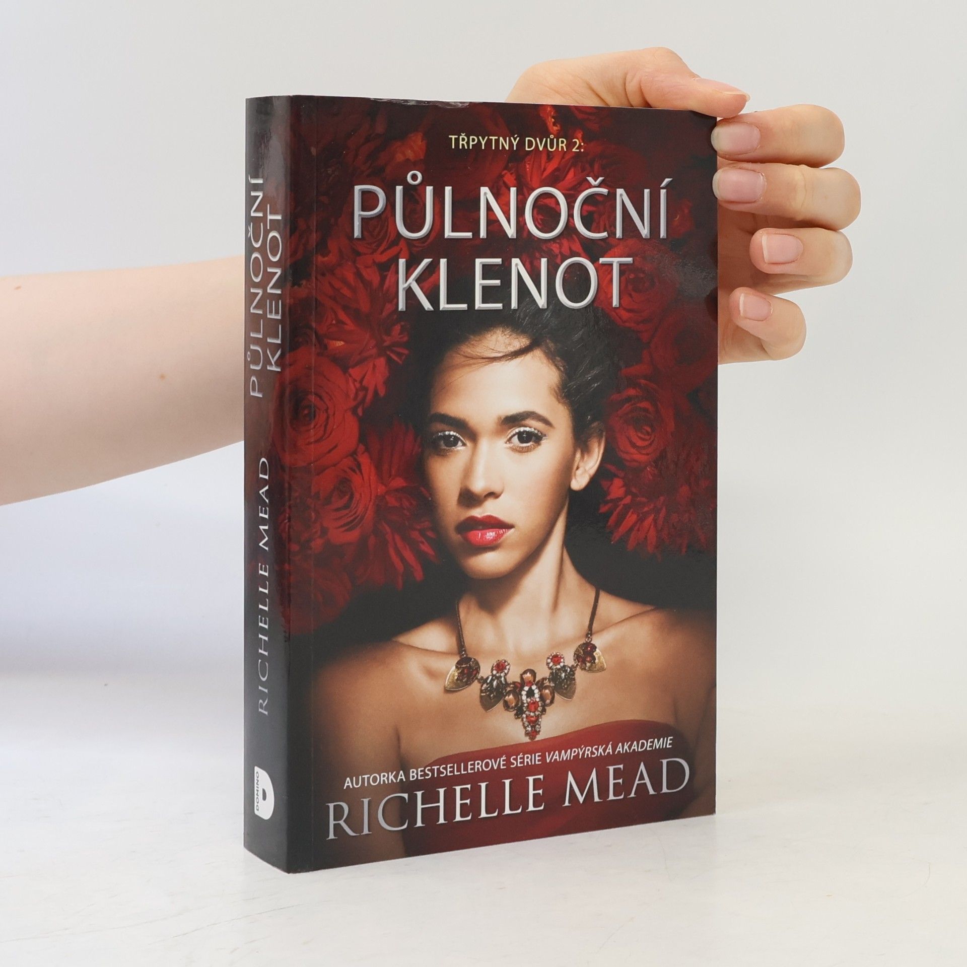 Richelle Mead Půlnoční klenot. Třpytný dvůr 2. díl