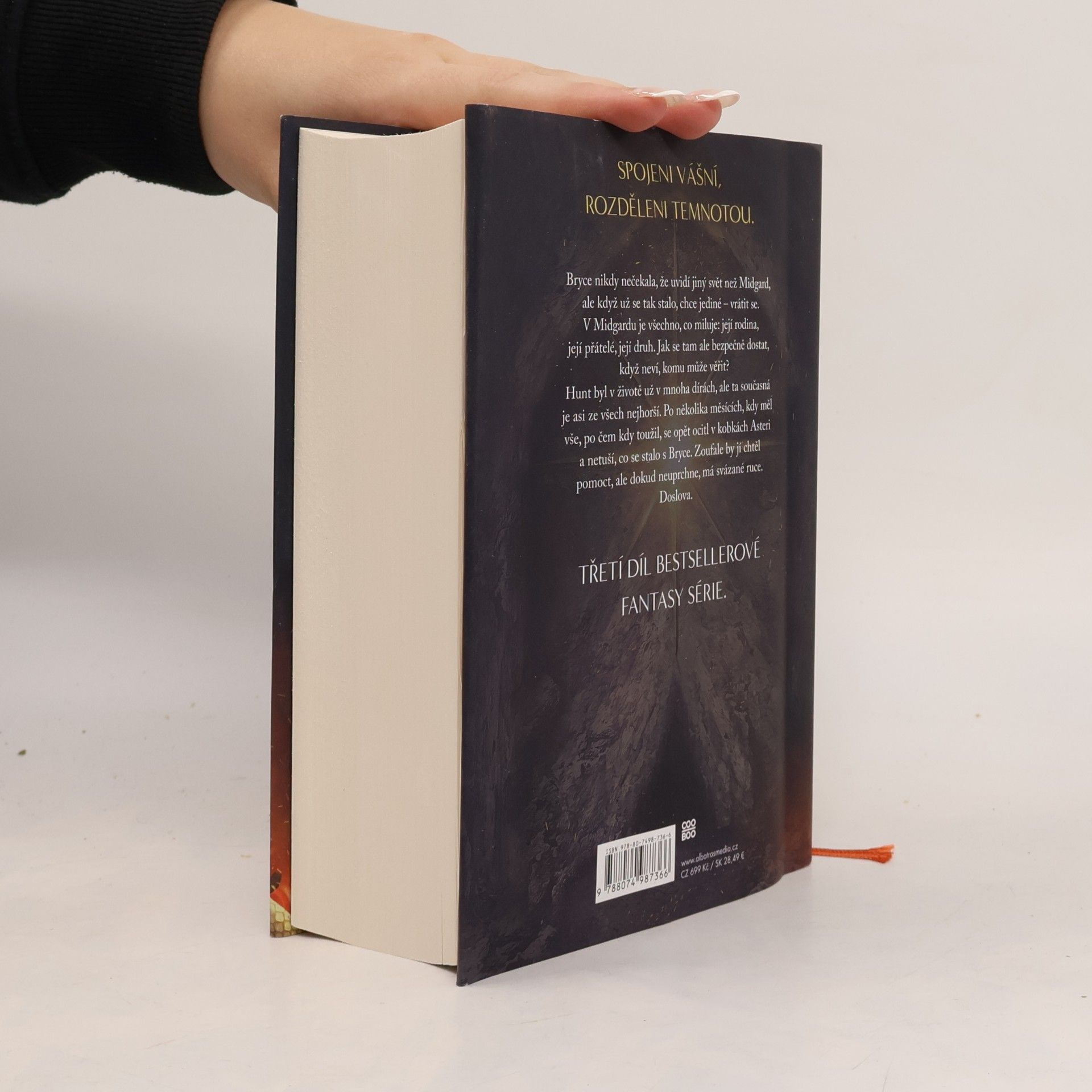 Sarah J. Maas Půlměsíční město. Rod plamene a stínu