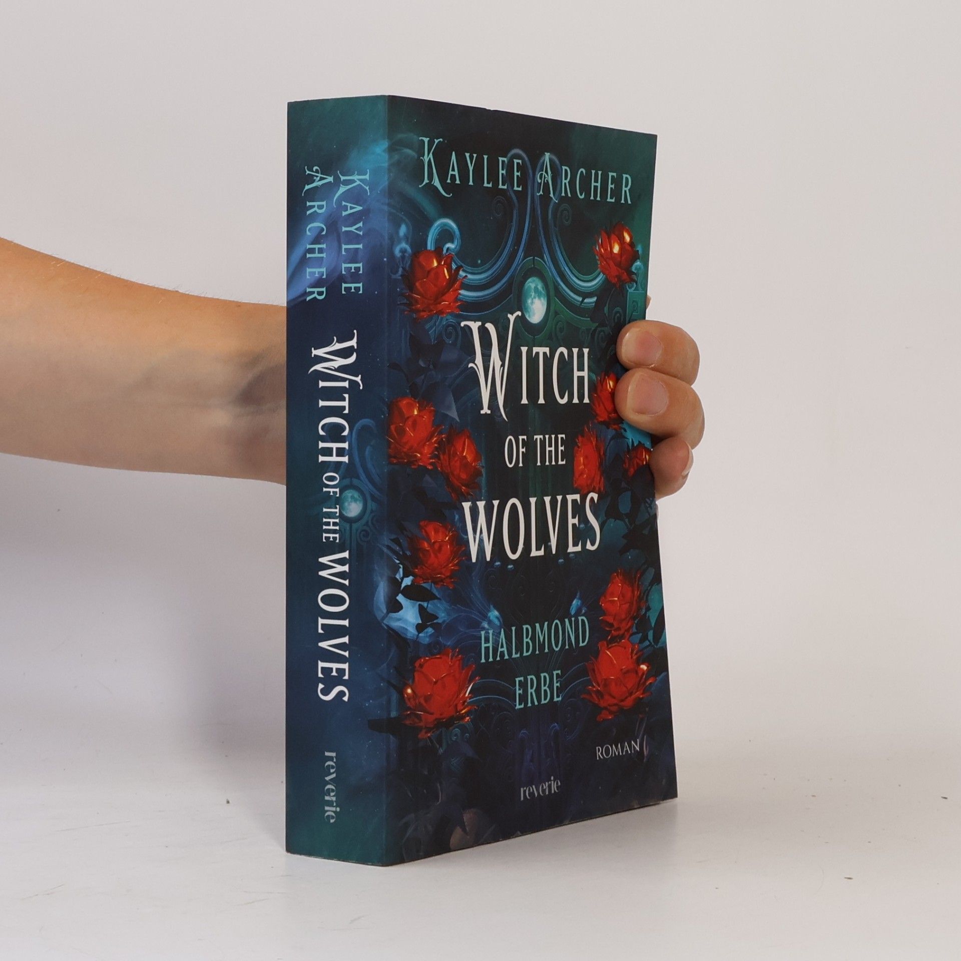 Kaylee Archer Halbmond Erbe: Witch of the Wolves