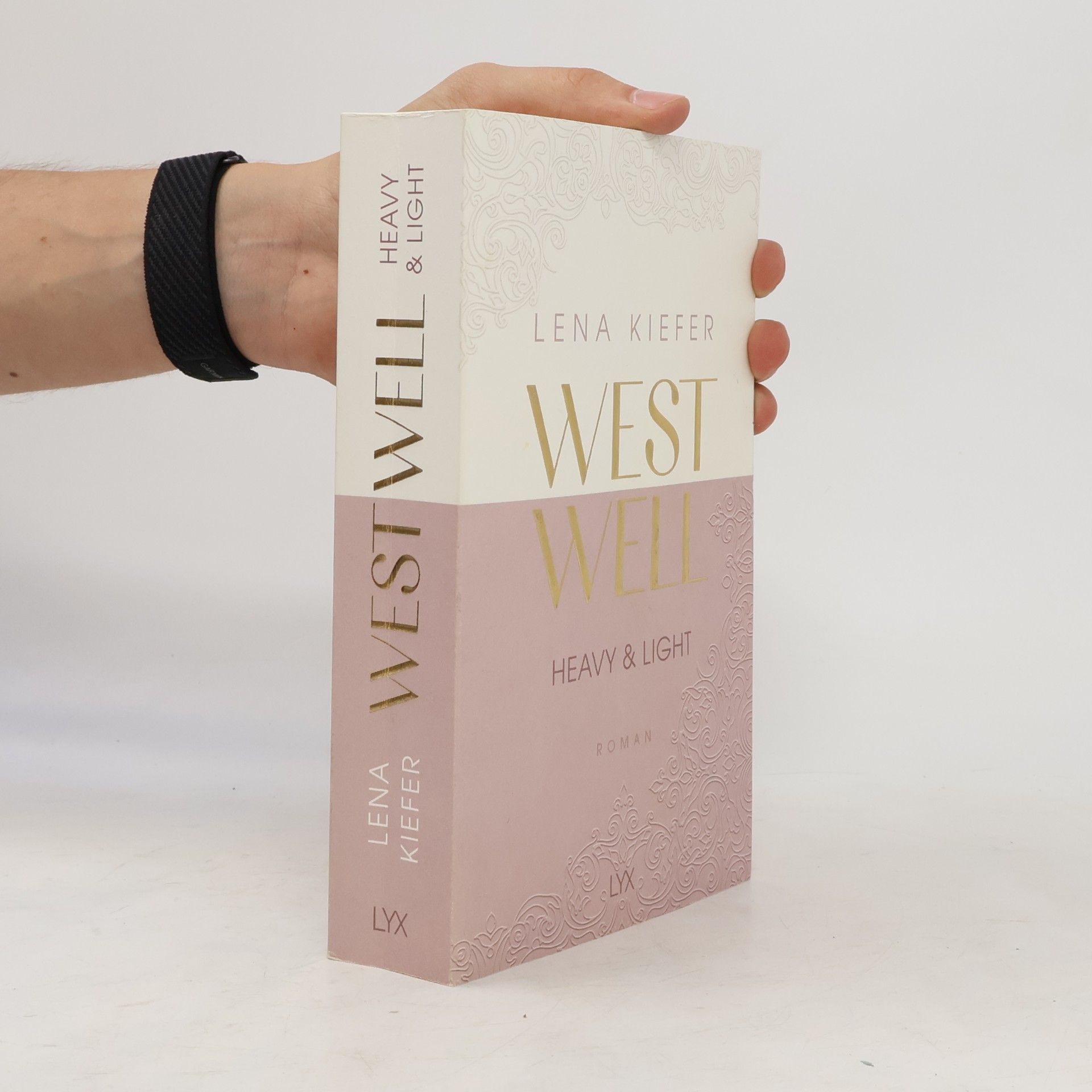 Lena Kiefer Westwell. Heavy & Light