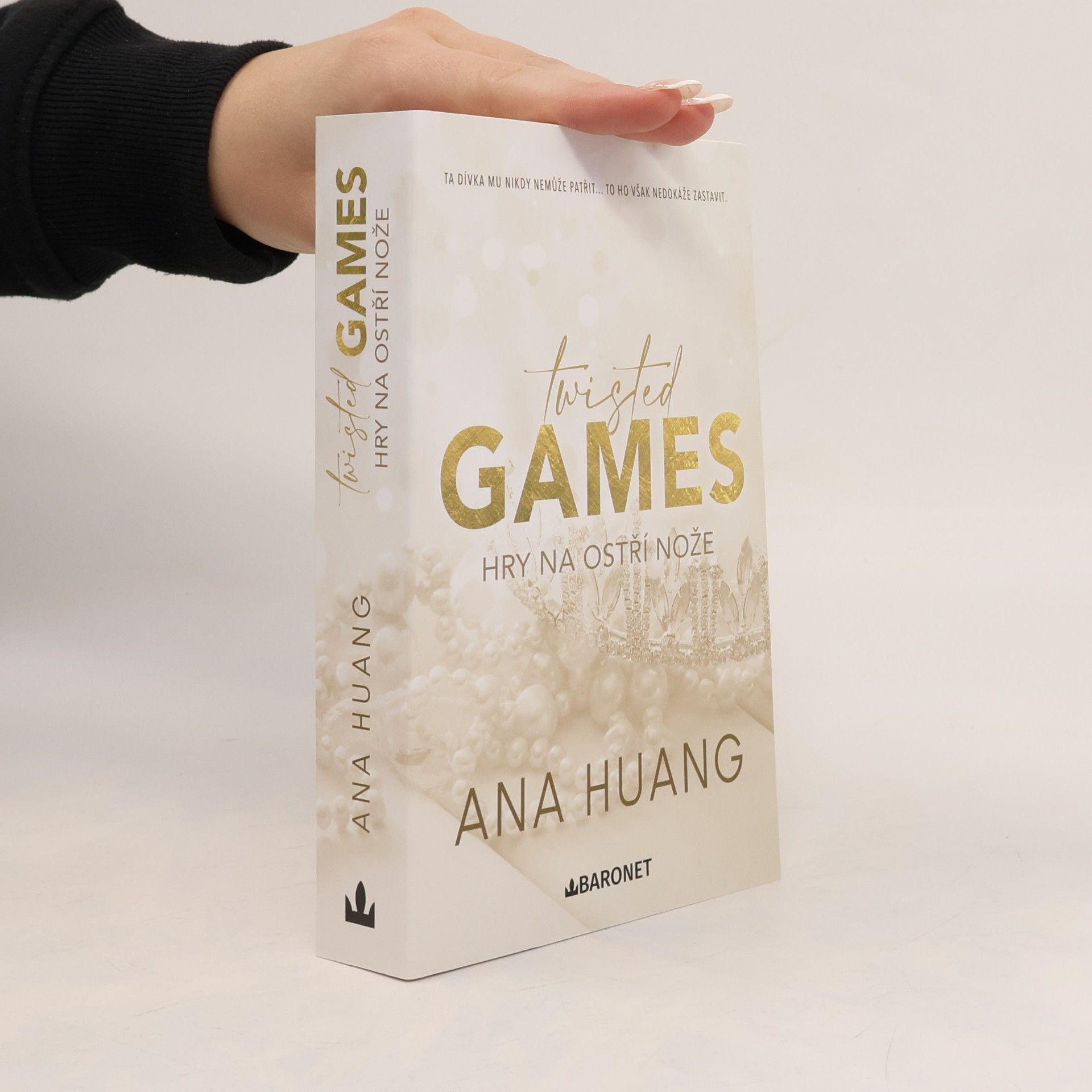 Ana Huang Twisted Games. Hry na ostří nože