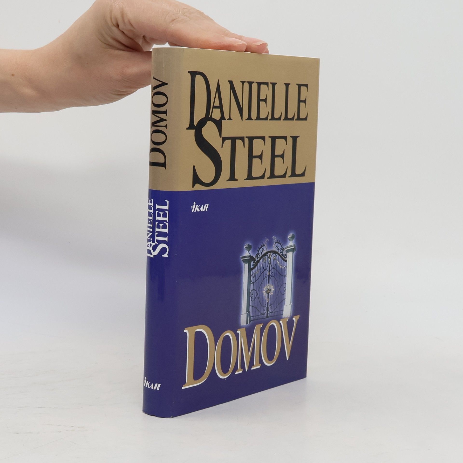 Danielle Steel Domov