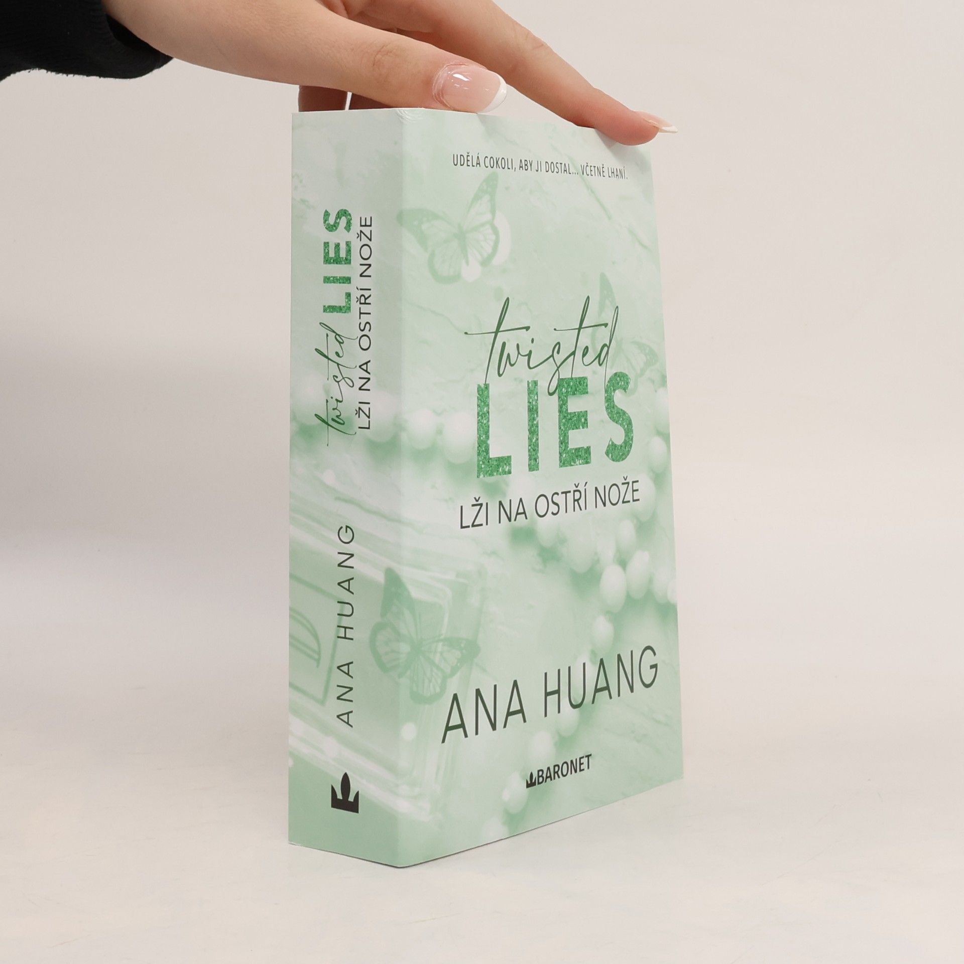 Ana Huang Twisted Lies. Lži na ostří nože