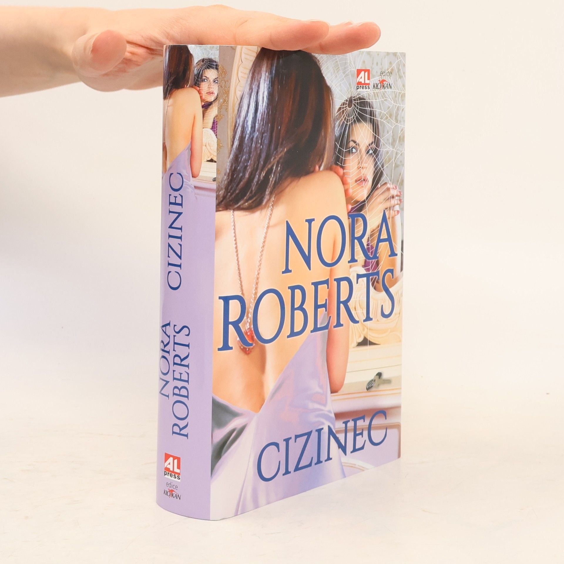 Nora Roberts Cizinec