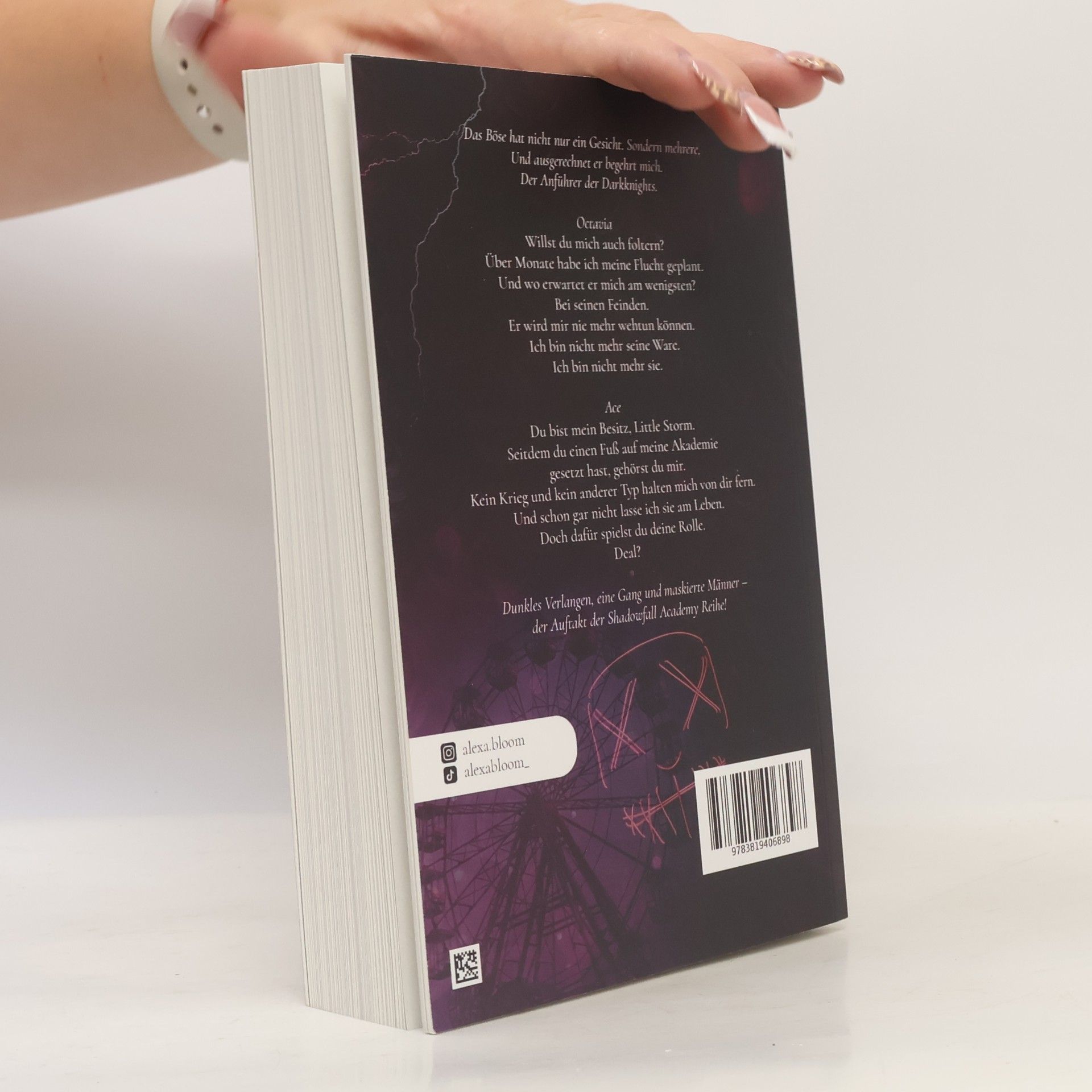 Alexa J. Bloom The Villain's Temptation