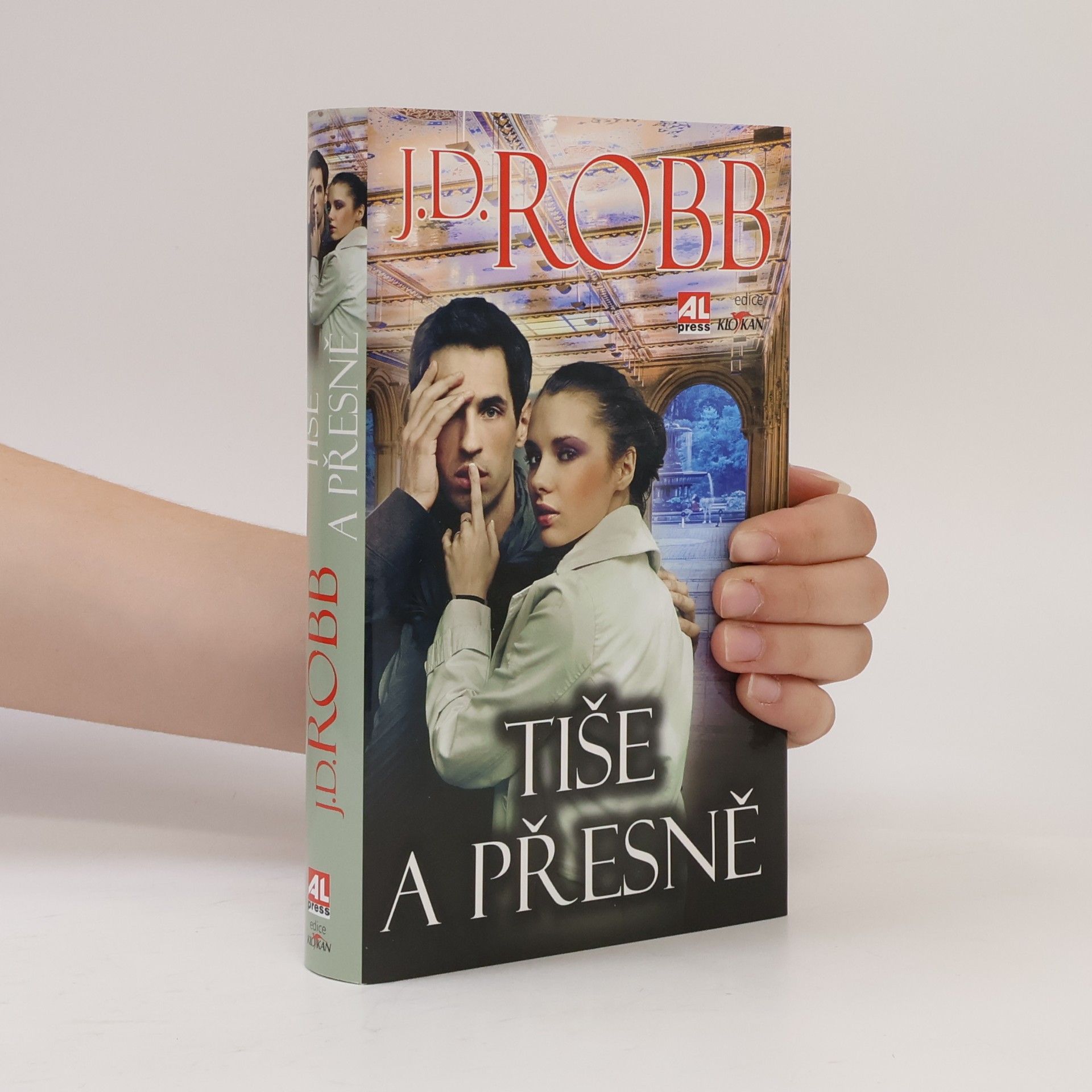 Nora Roberts Tiše a přesně