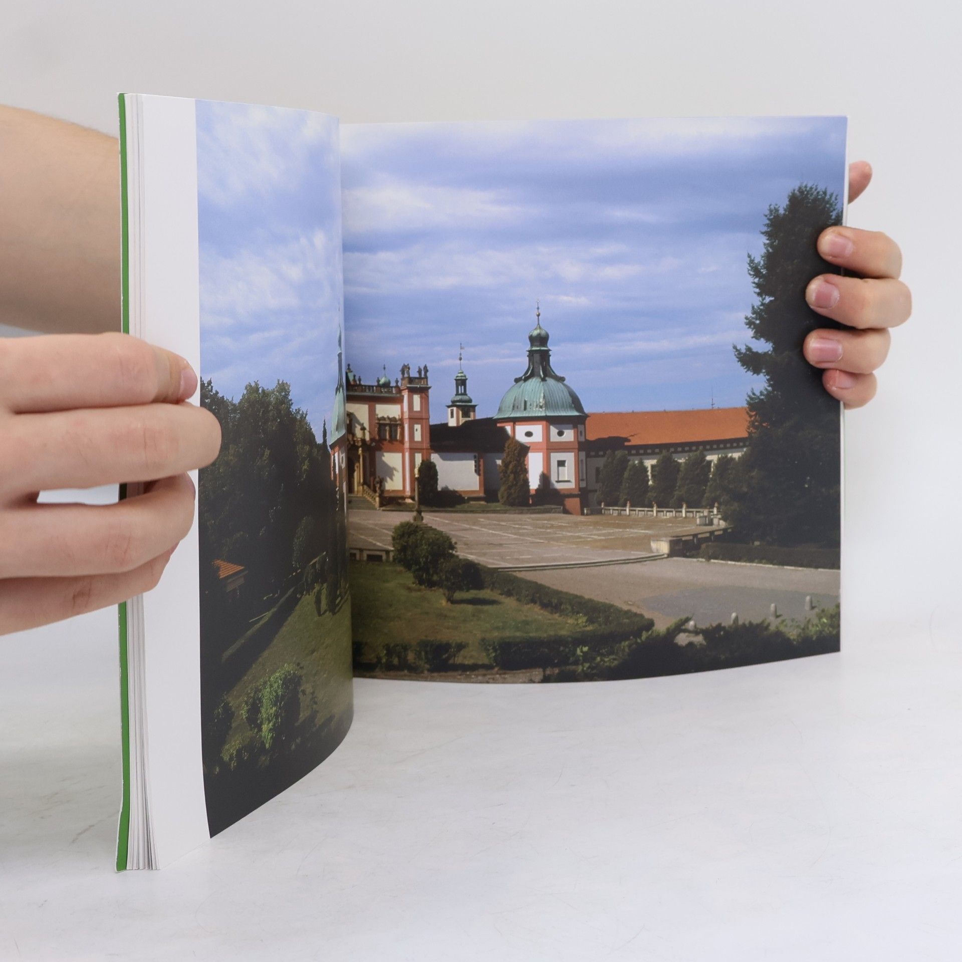 Collectif d'auteurs Přitažlivý Středočeský kraj = Beautiful Central Bohemia