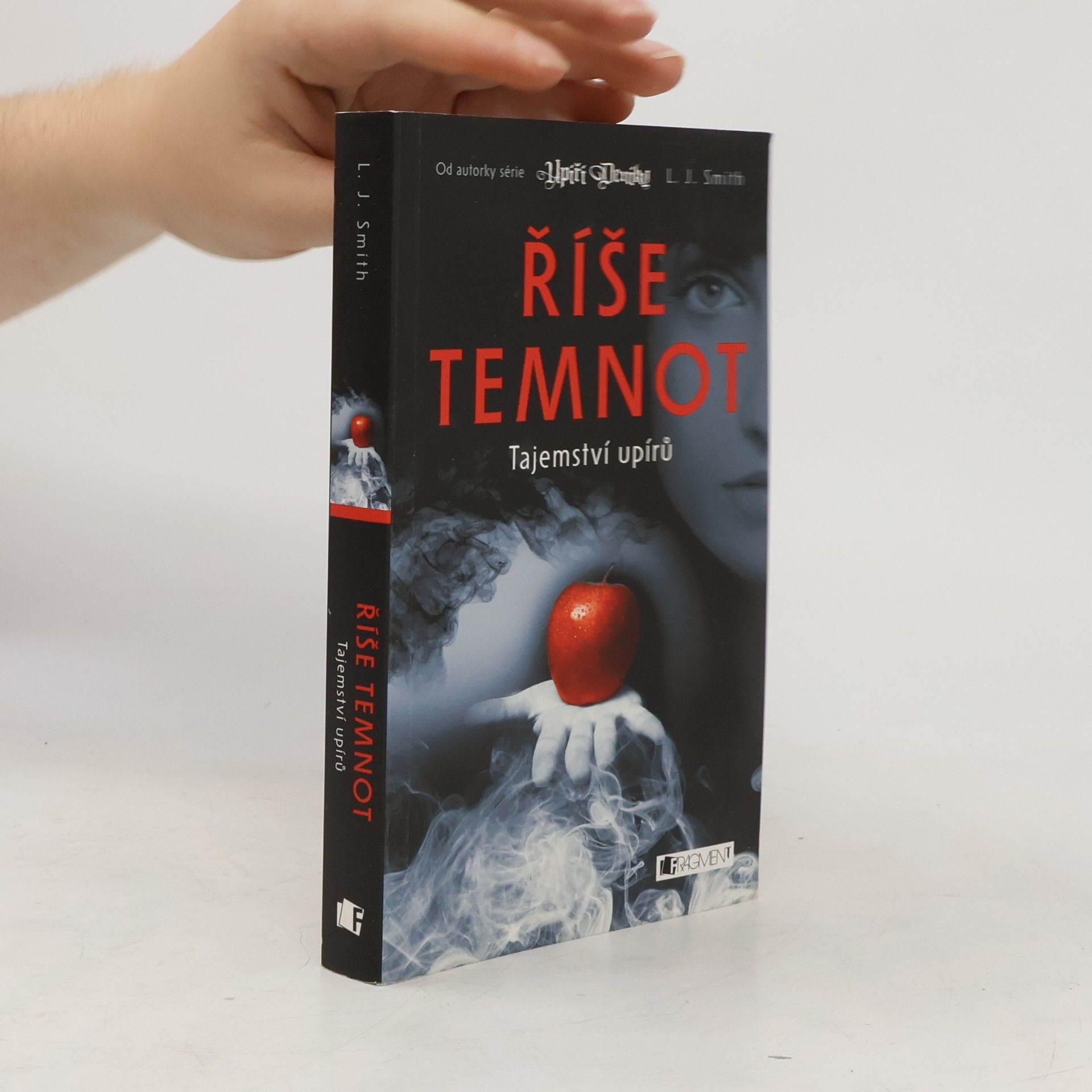 L. J. Smith Říše temnot. Tajemství upírů