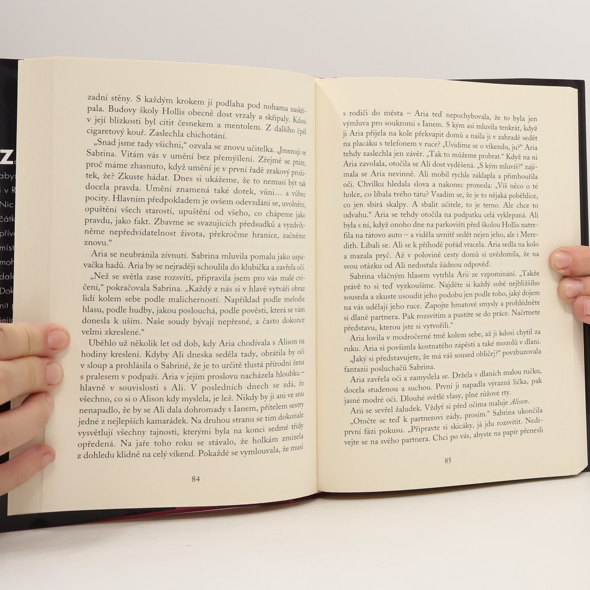 Sara Shepard Roztomilé malé lhářky: Neuvěřitelné