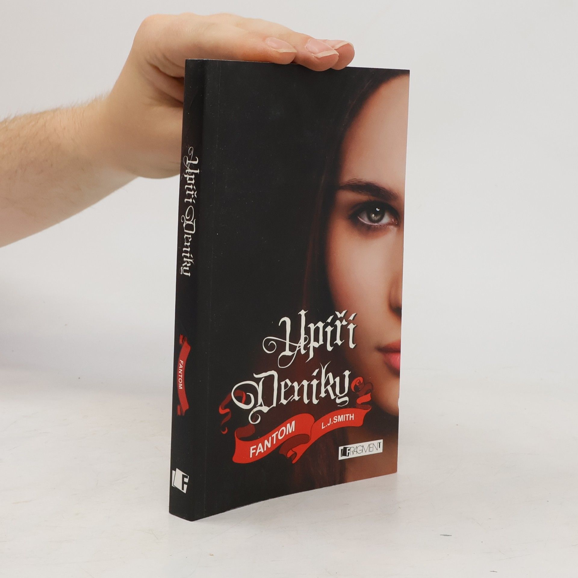 L. J. Smith Upíří deníky. Fantom