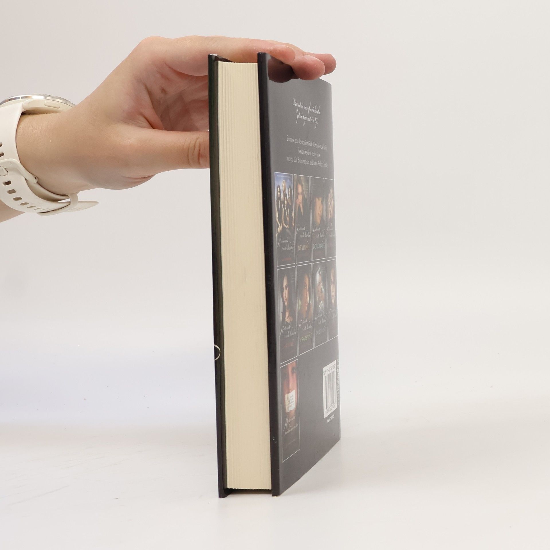 Sara Shepard Roztomilé malé lhářky: Zmatené