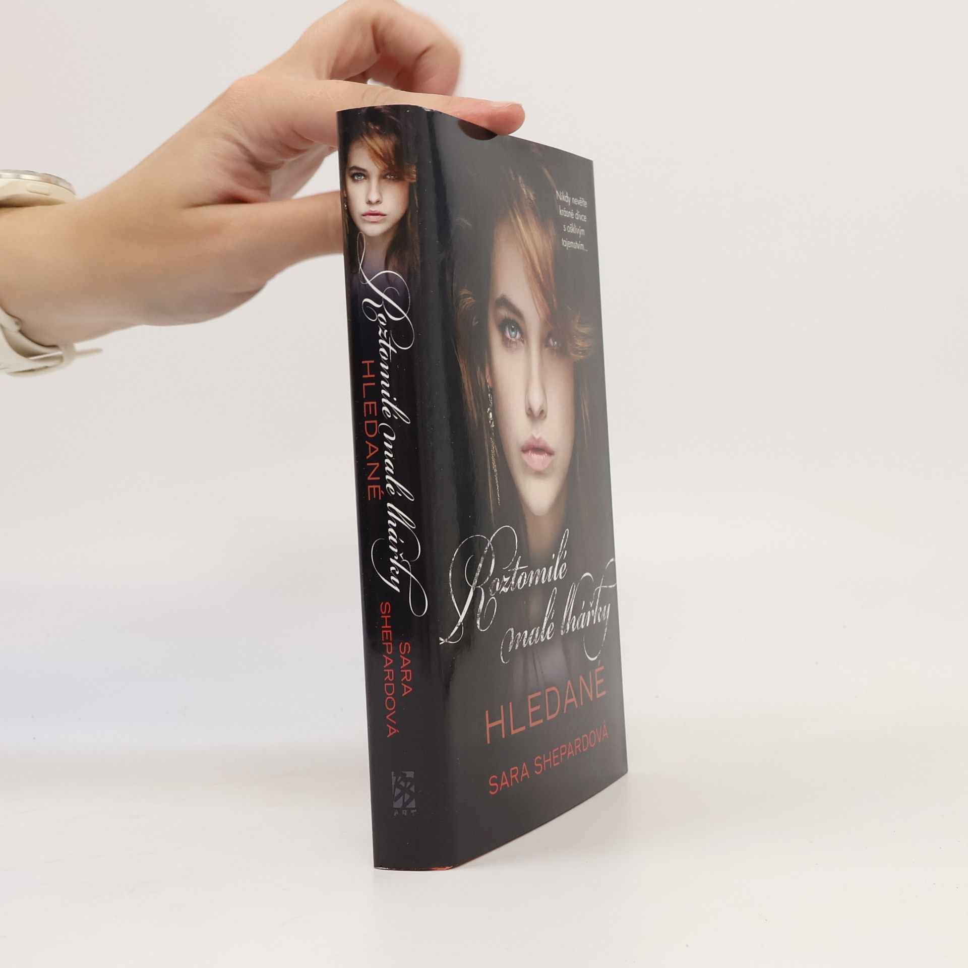 Sara Shepard Roztomilé malé lhářky: Hledané