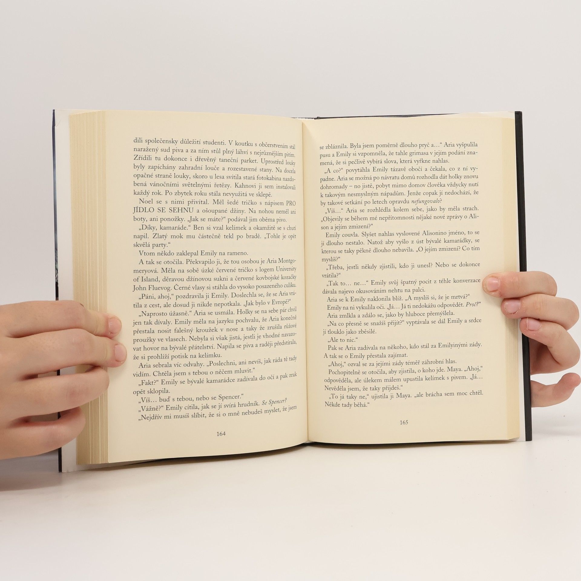 Sara Shepard Roztomilé malé lhářky